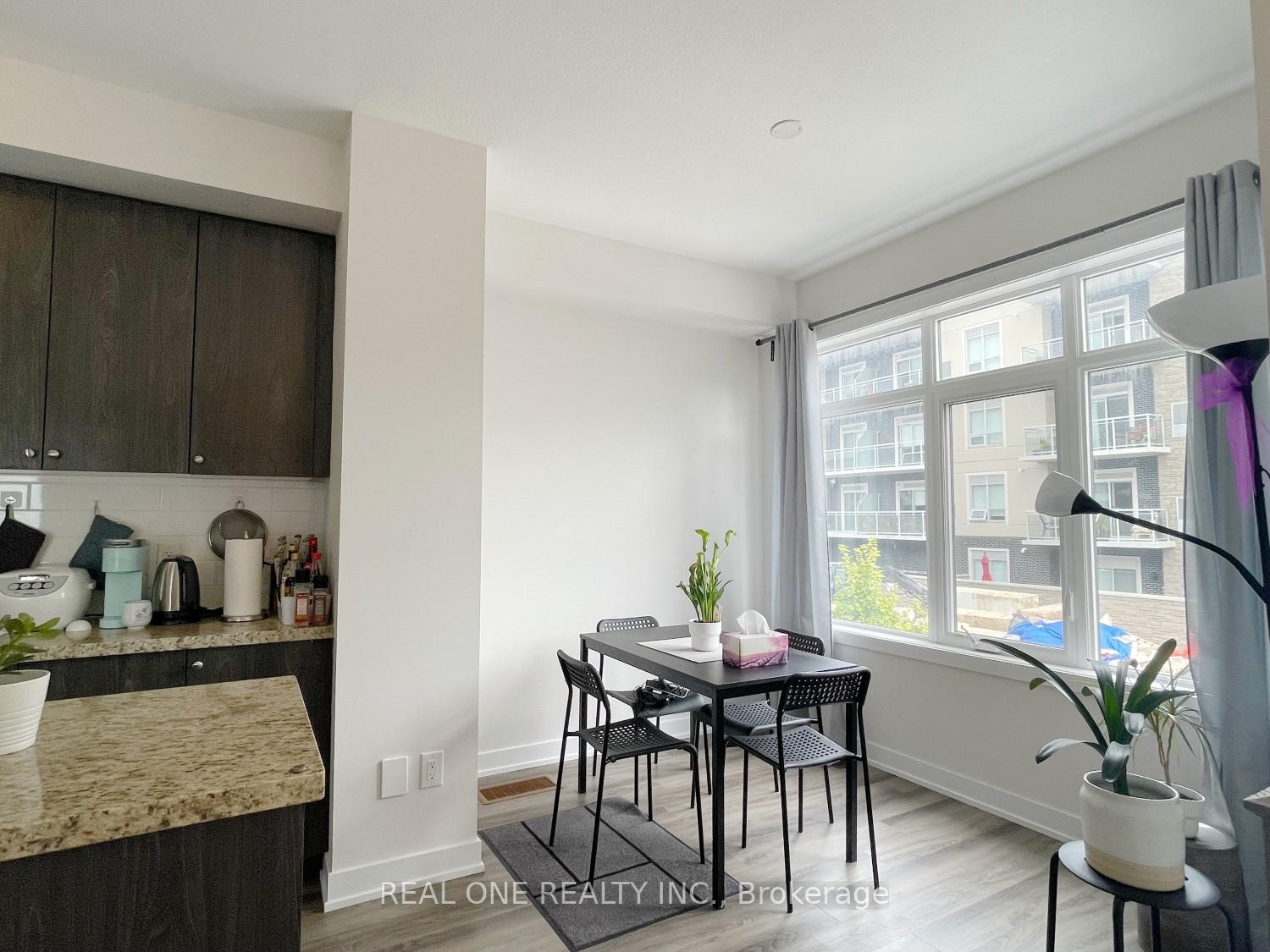 Photo 11 of 1 Markle Crescent, Hamilton, Ancaster — HOMEH