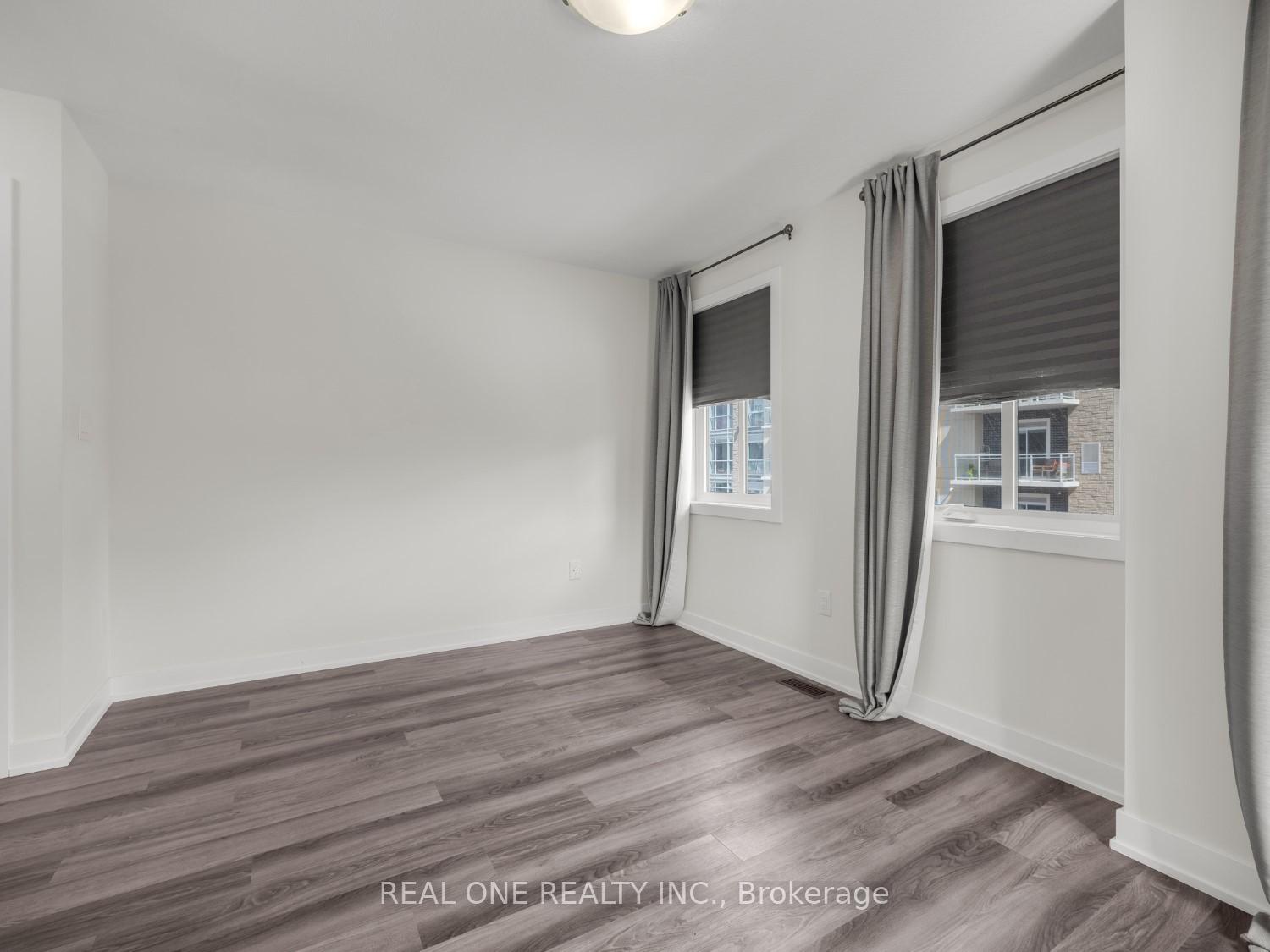 Photo 12 of 1 Markle Crescent, Hamilton, Ancaster — HOMEH
