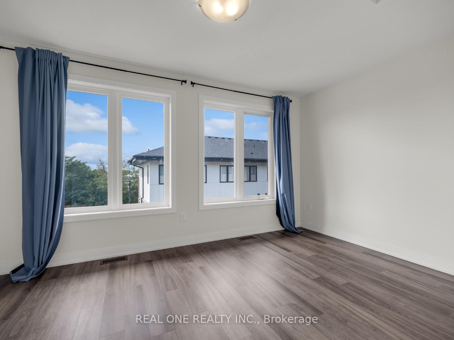 Photo 17 of 1 Markle Crescent, Hamilton, Ancaster — HOMEH