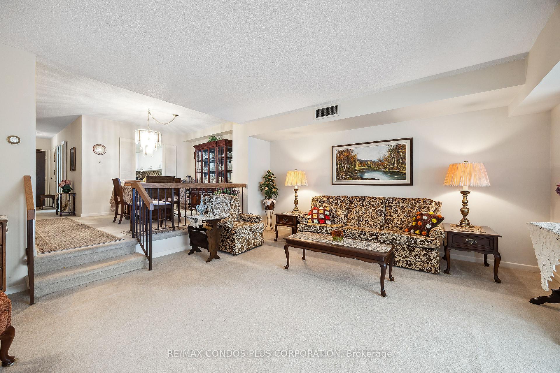 Photo 4 of Unit 902, 62 Wellesley Street W, Toronto, Bay Street Corridor — HOMEH