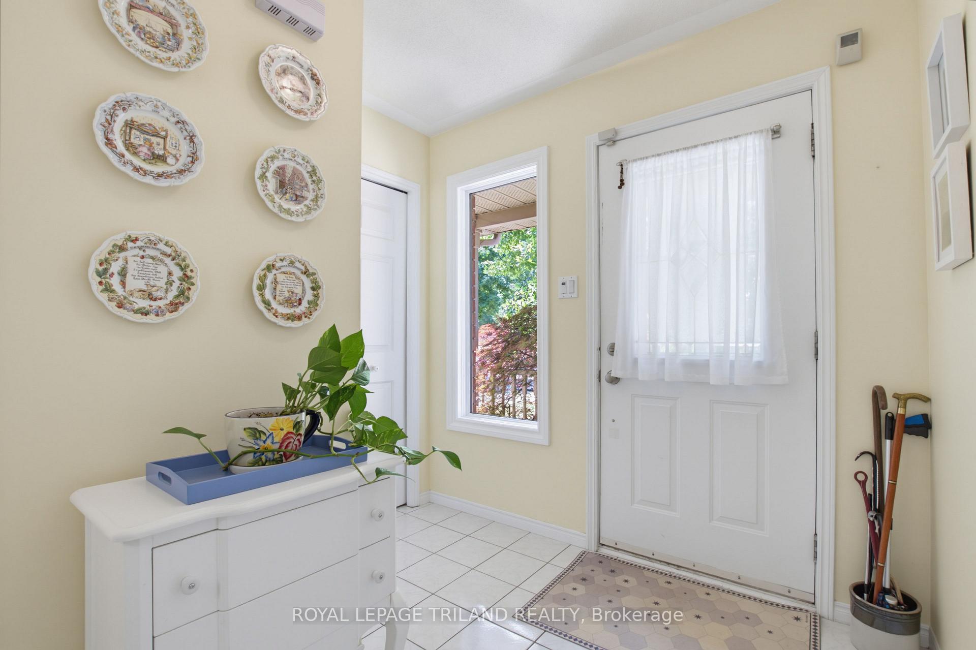 Photo 9 of 117 Bournemouth Drive, London, East I — HOMEH