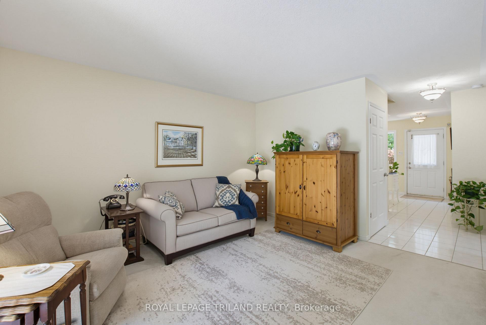 Photo 11 of 117 Bournemouth Drive, London, East I — HOMEH