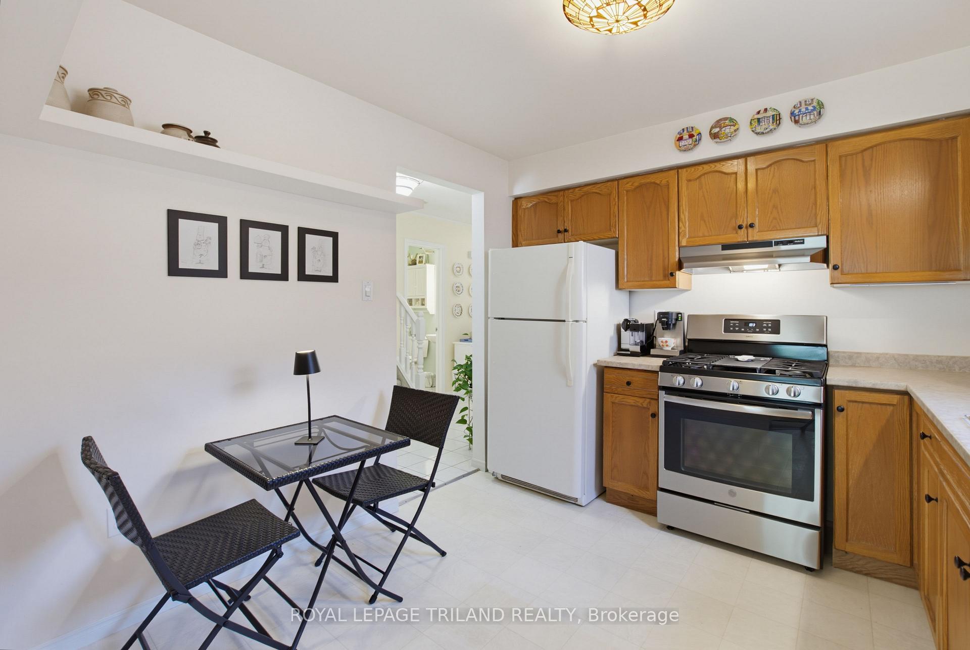 Photo 15 of 117 Bournemouth Drive, London, East I — HOMEH