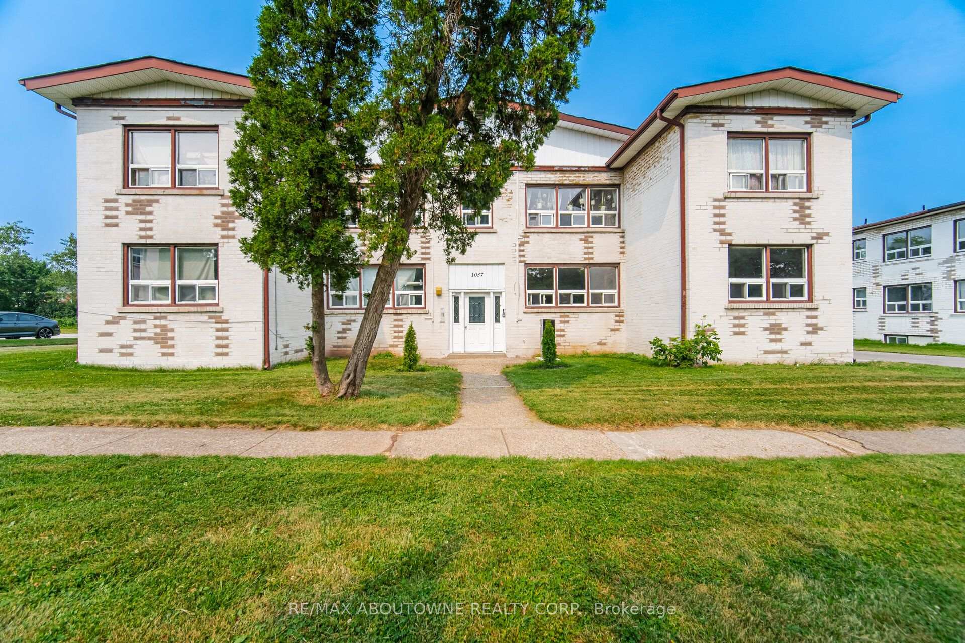 Front of Unit 1, 1037 Churchill Avenue