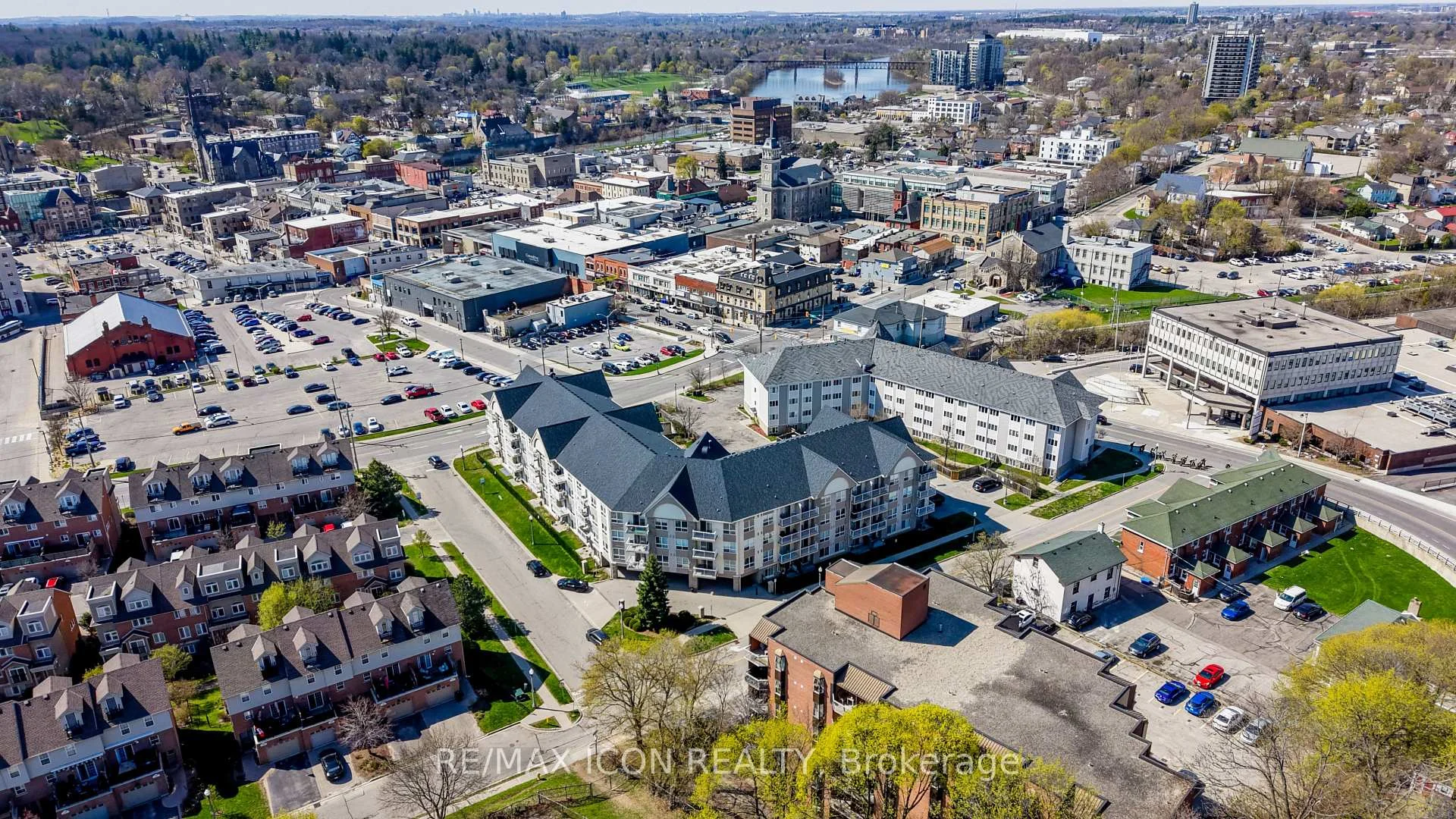 Photo 4 of Unit 118, 8 Harris Street, Cambridge, East Galt — HOMEH