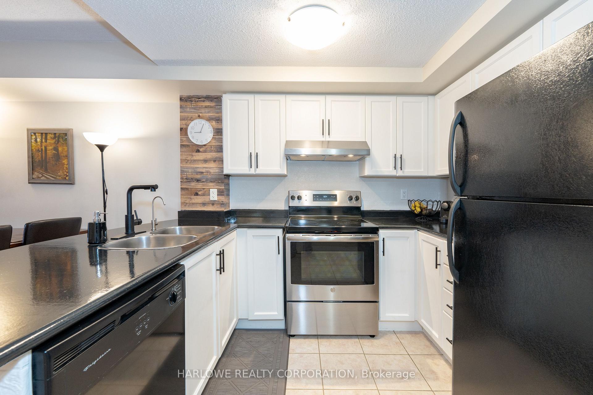 Photo of Unit 401, 35 Hunt Avenue