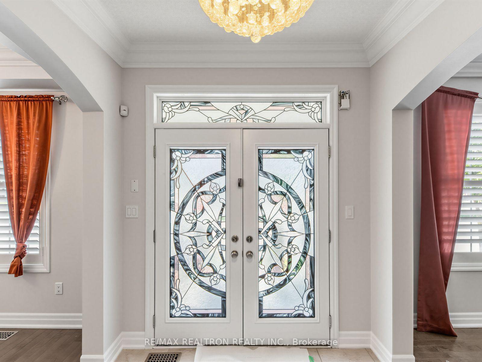 Photo 3 of 244 Cornell Park Avenue, Markham, Cornell — HOMEH