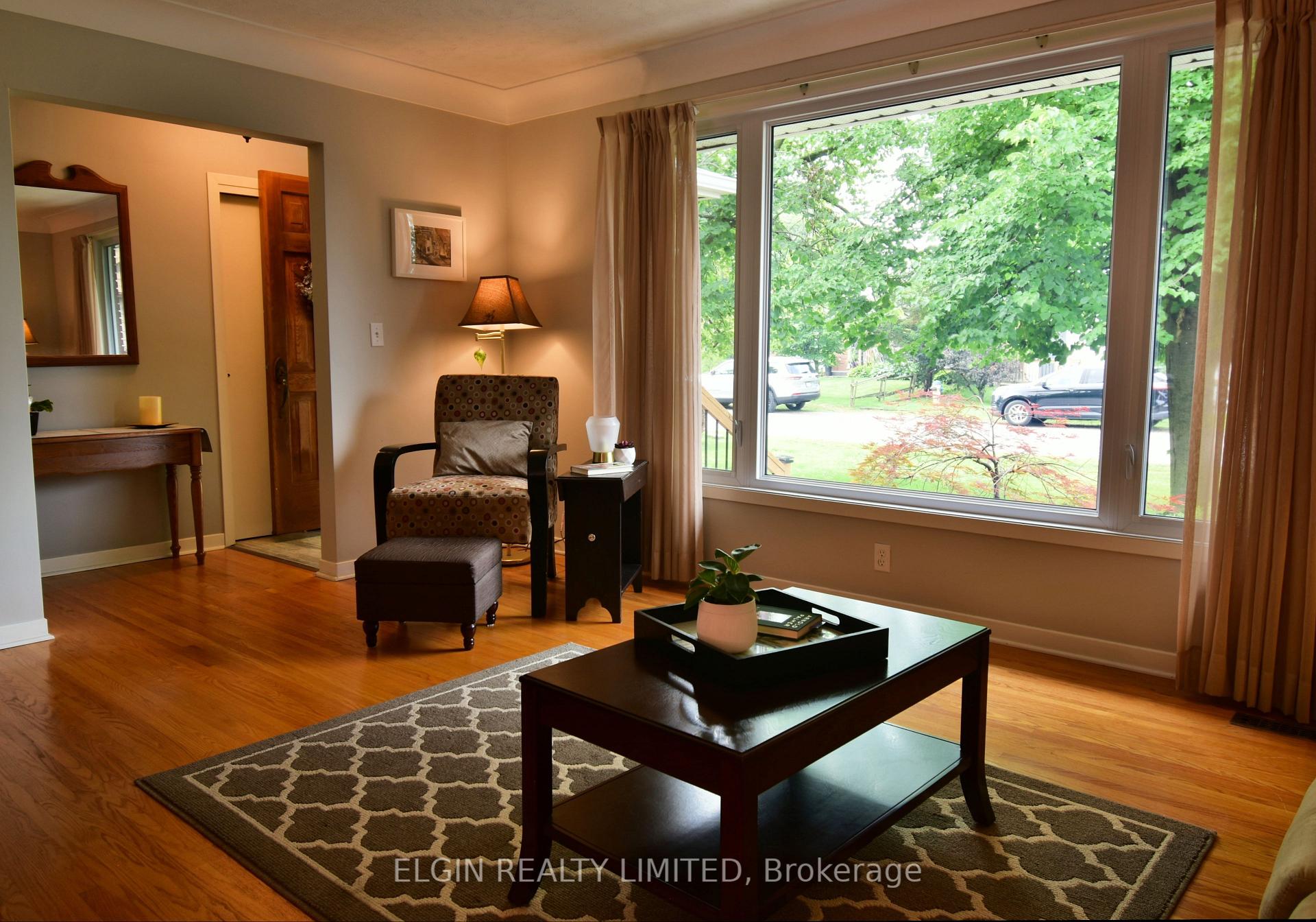 Photo 6 of 15 Steele Street, St. Thomas — HOMEH