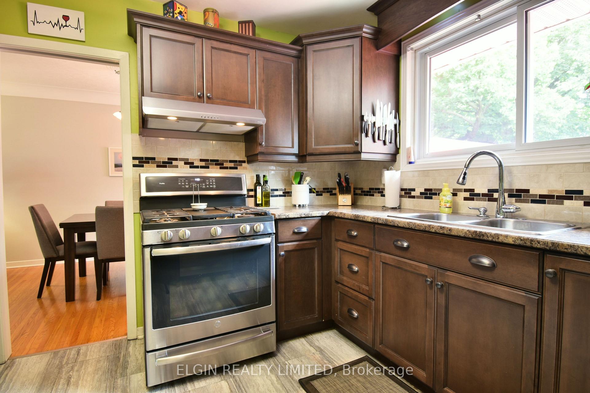 Photo 11 of 15 Steele Street, St. Thomas — HOMEH