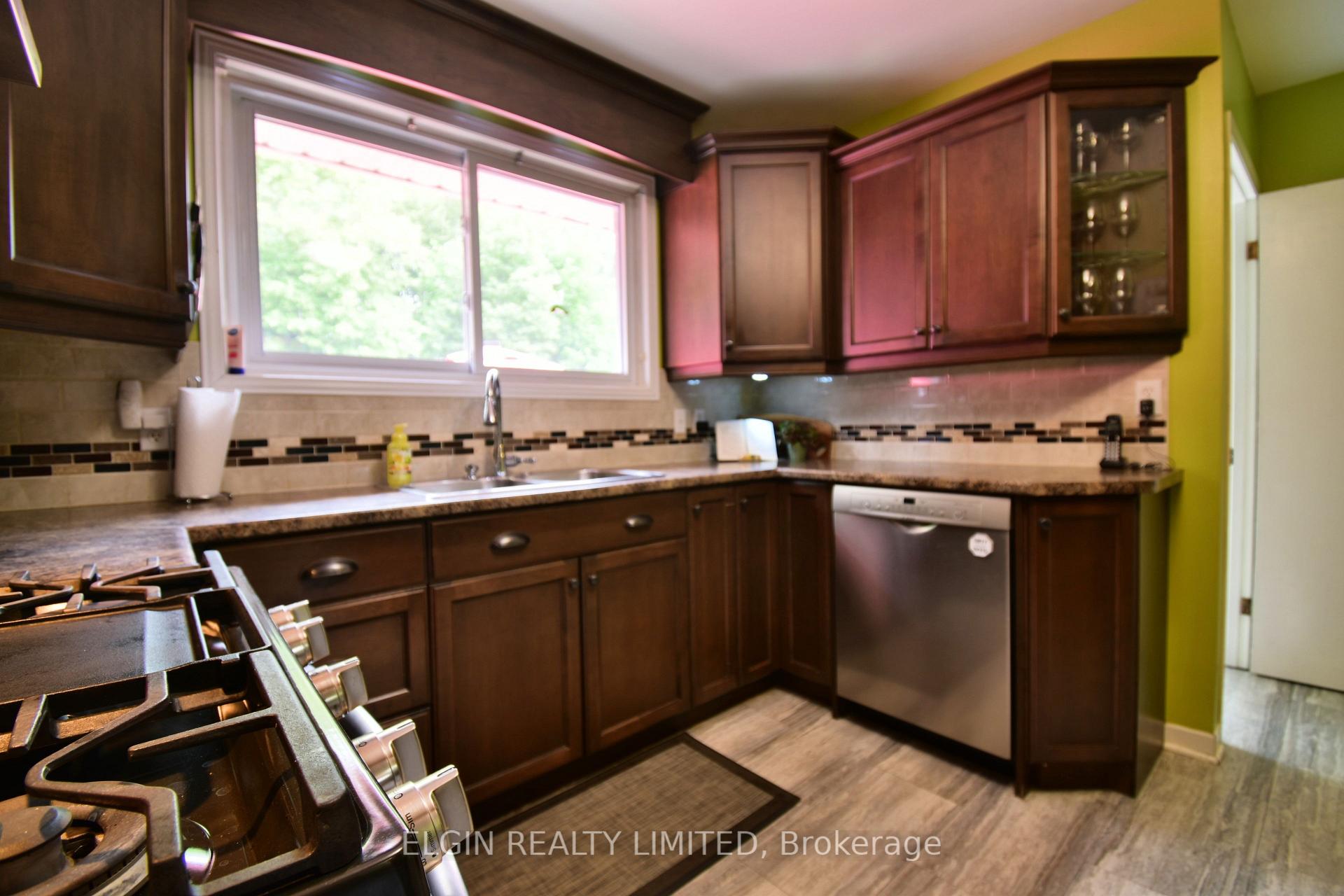 Photo 13 of 15 Steele Street, St. Thomas — HOMEH