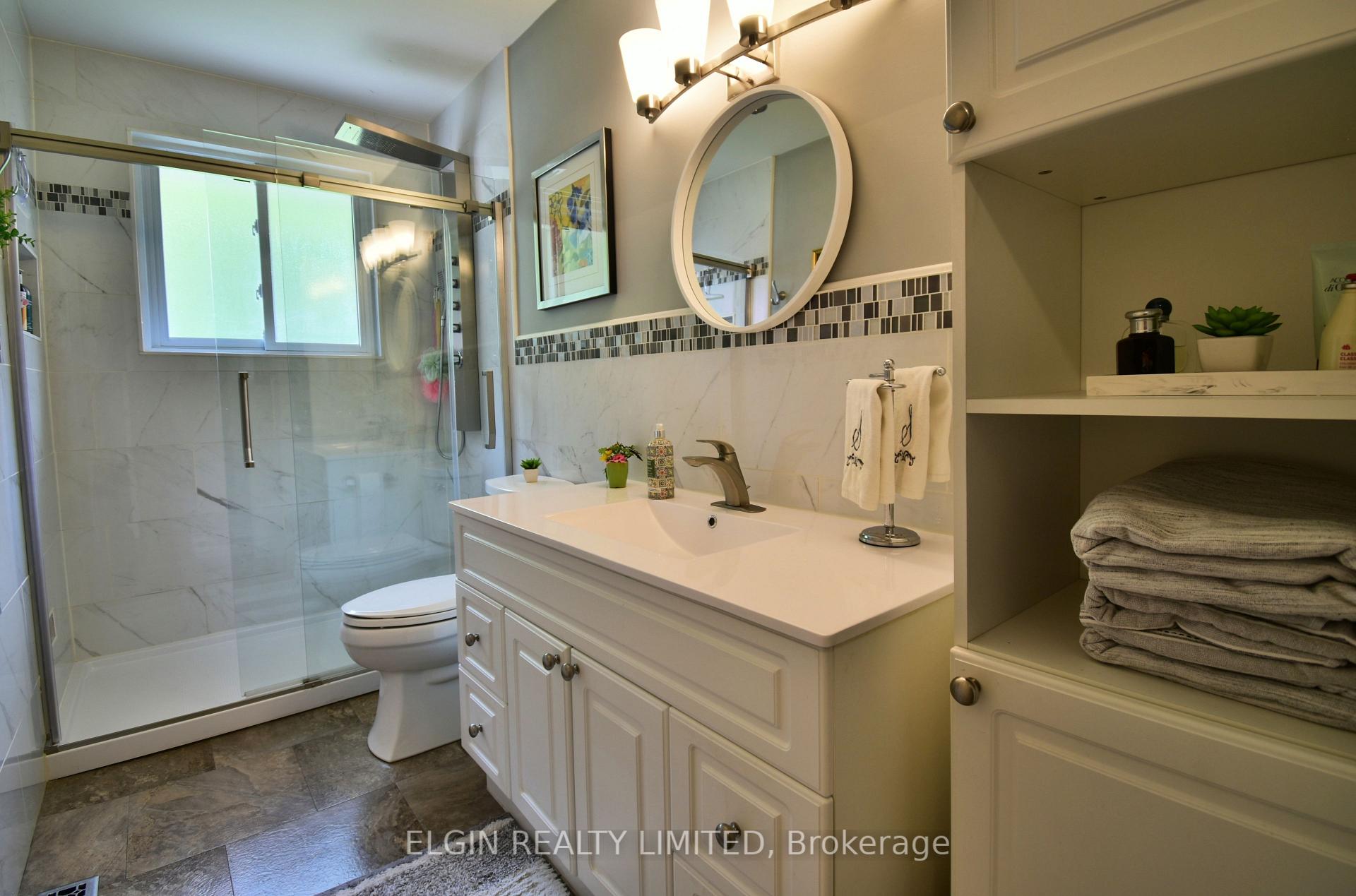 Photo 17 of 15 Steele Street, St. Thomas — HOMEH