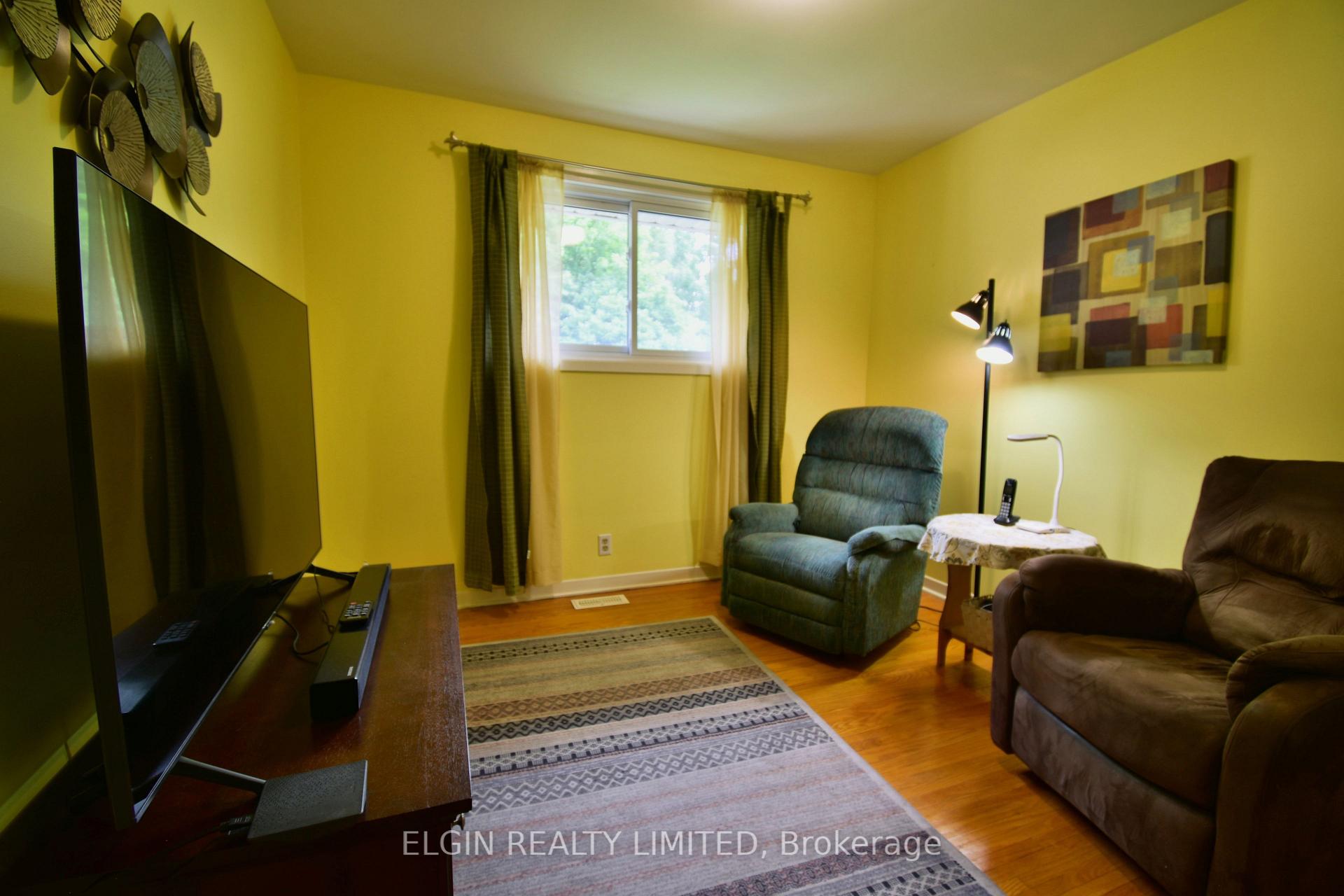 Photo 20 of 15 Steele Street, St. Thomas — HOMEH