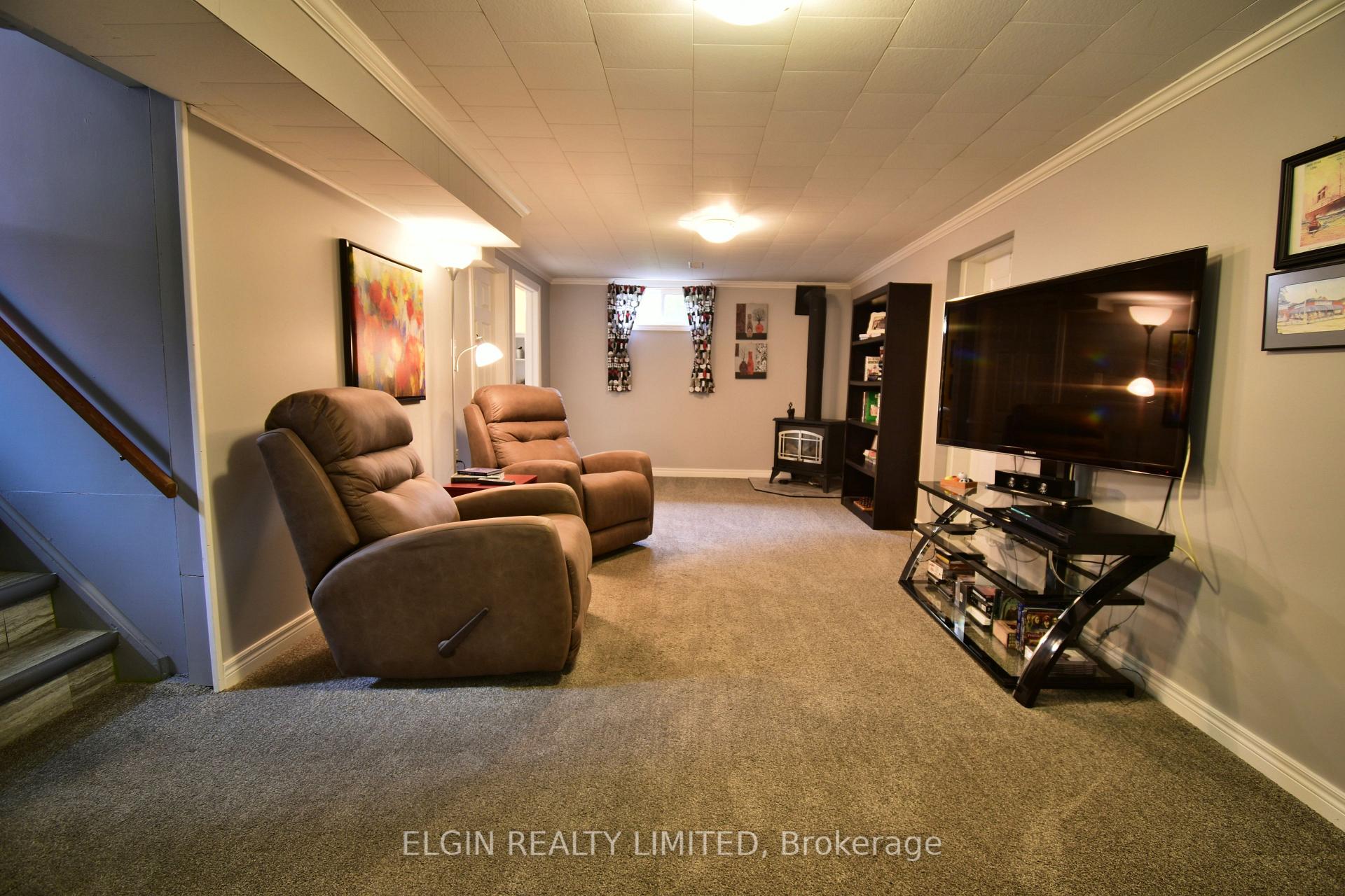 Photo 21 of 15 Steele Street, St. Thomas — HOMEH