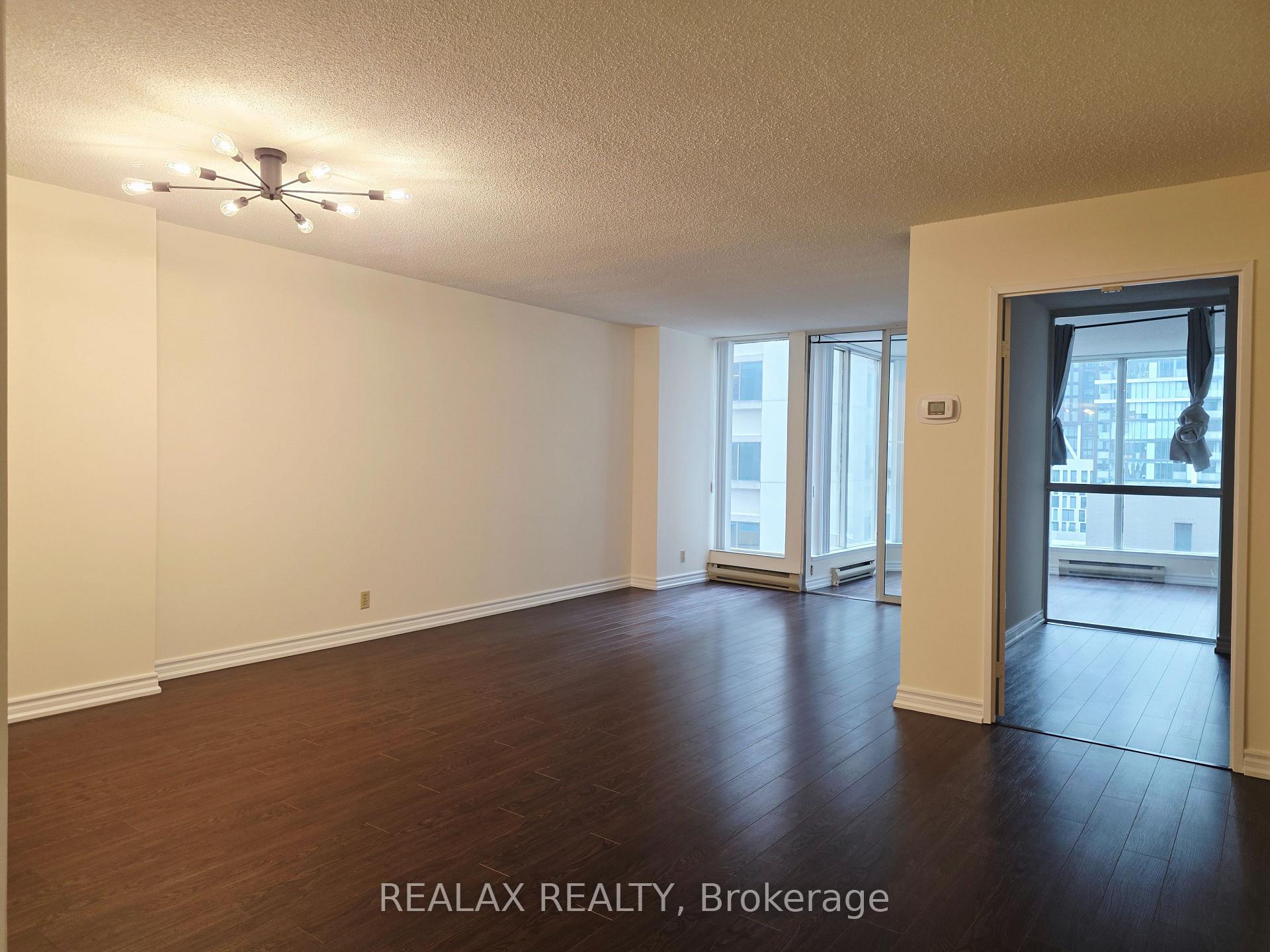 Photo 4 of Unit 1403, 55 Centre Avenue, Toronto, Bay Street Corridor — HOMEH