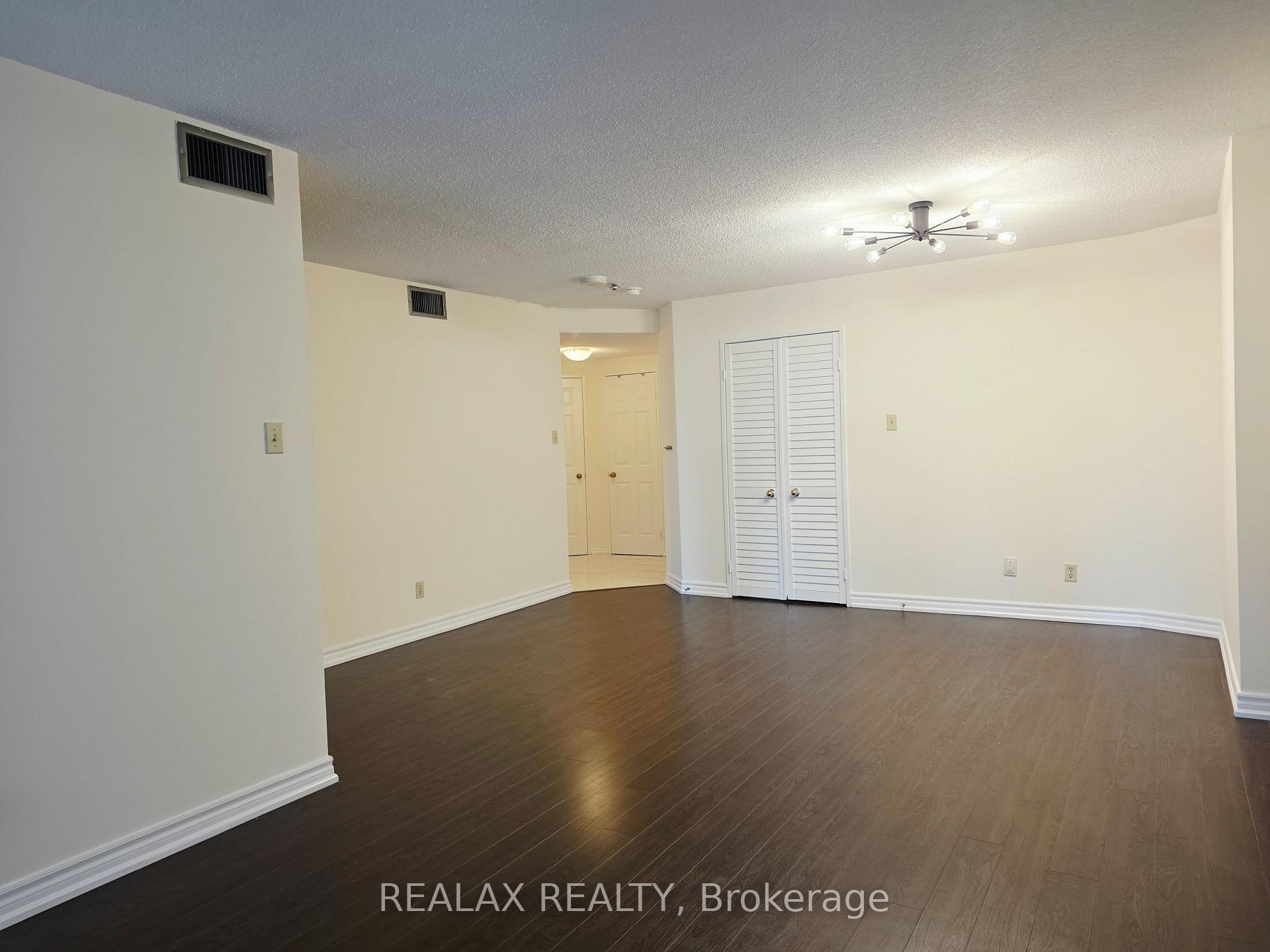 Photo 6 of Unit 1403, 55 Centre Avenue, Toronto, Bay Street Corridor — HOMEH