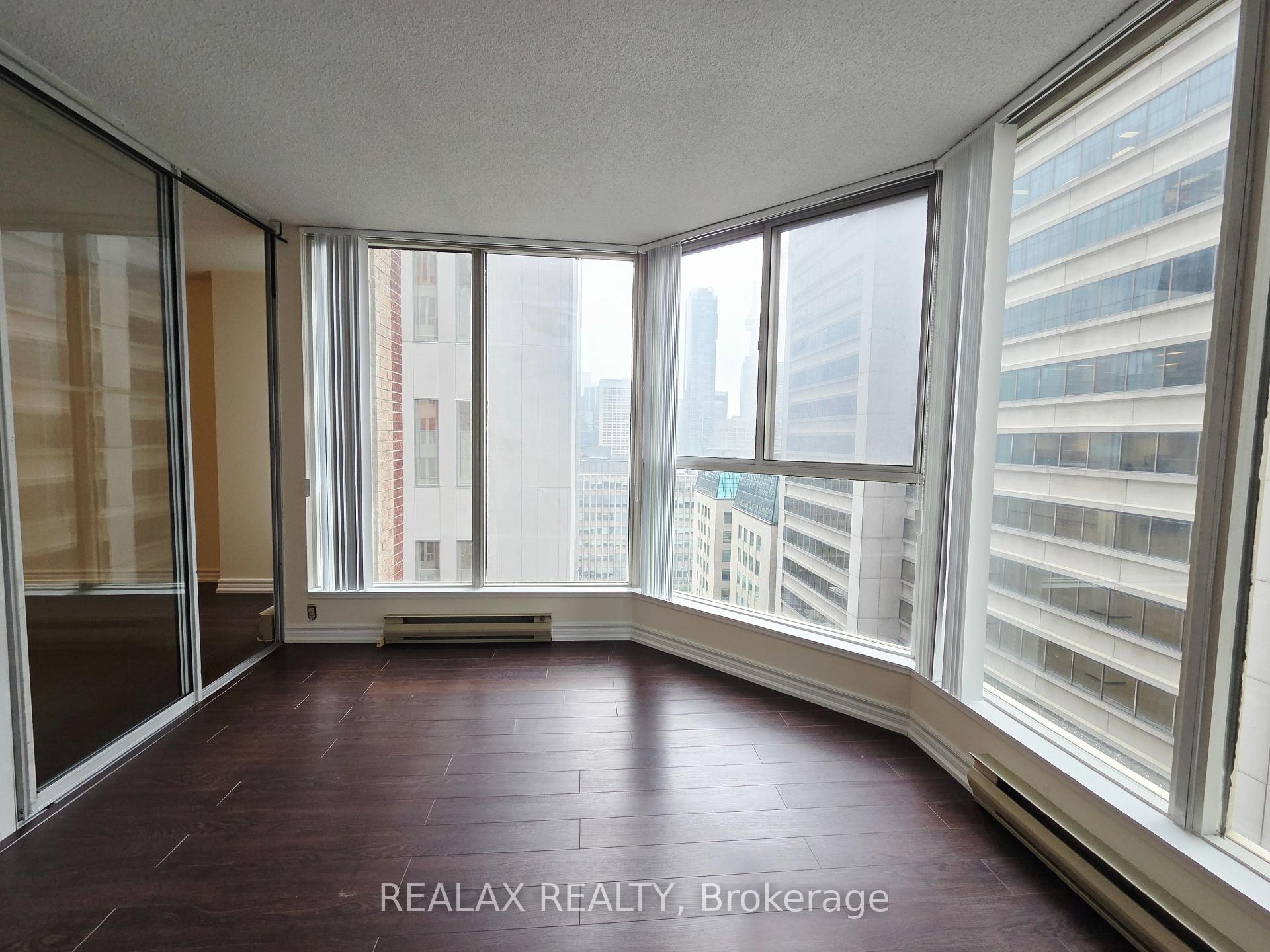 Photo 8 of Unit 1403, 55 Centre Avenue, Toronto, Bay Street Corridor — HOMEH