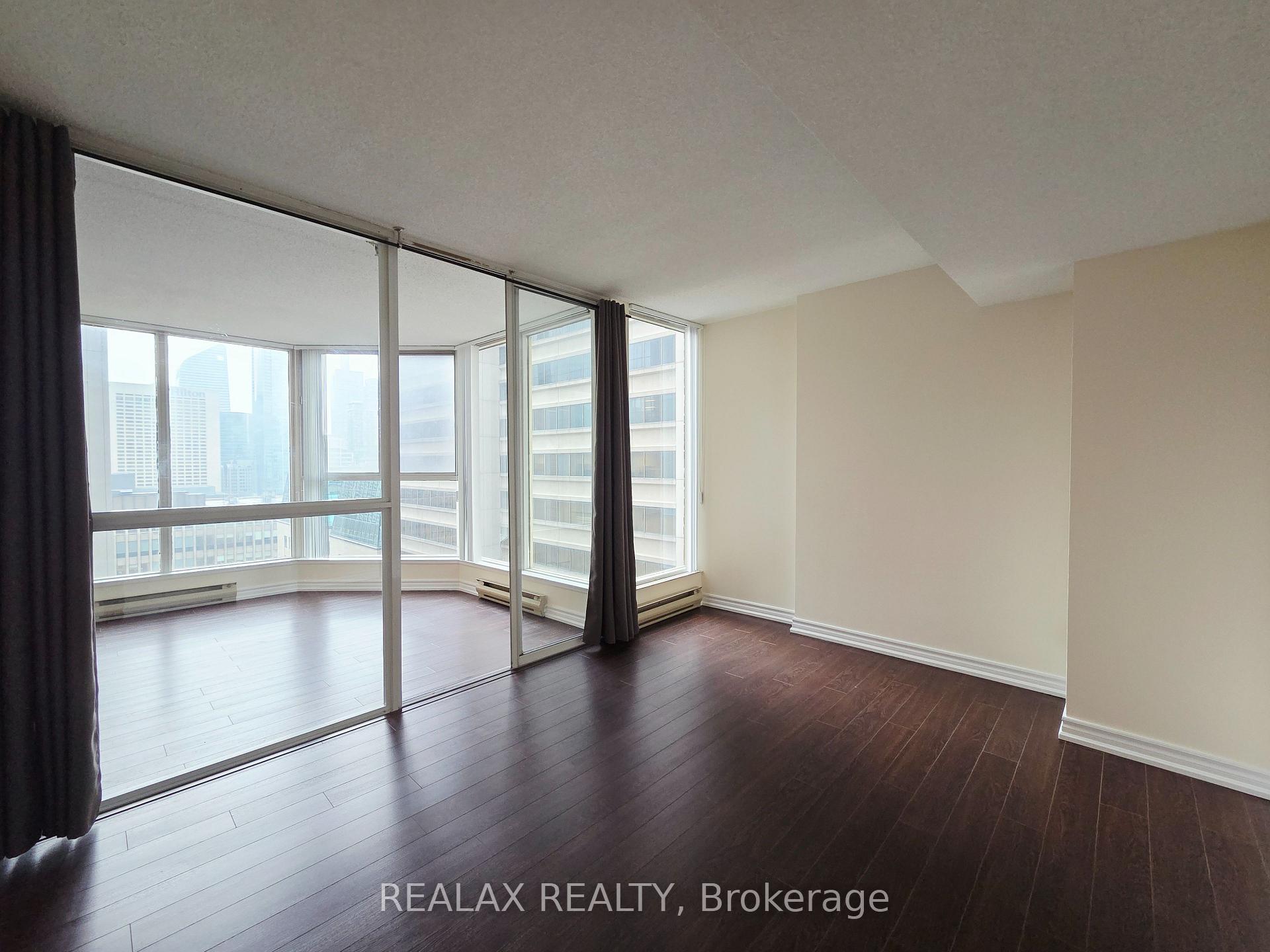Photo 12 of Unit 1403, 55 Centre Avenue, Toronto, Bay Street Corridor — HOMEH