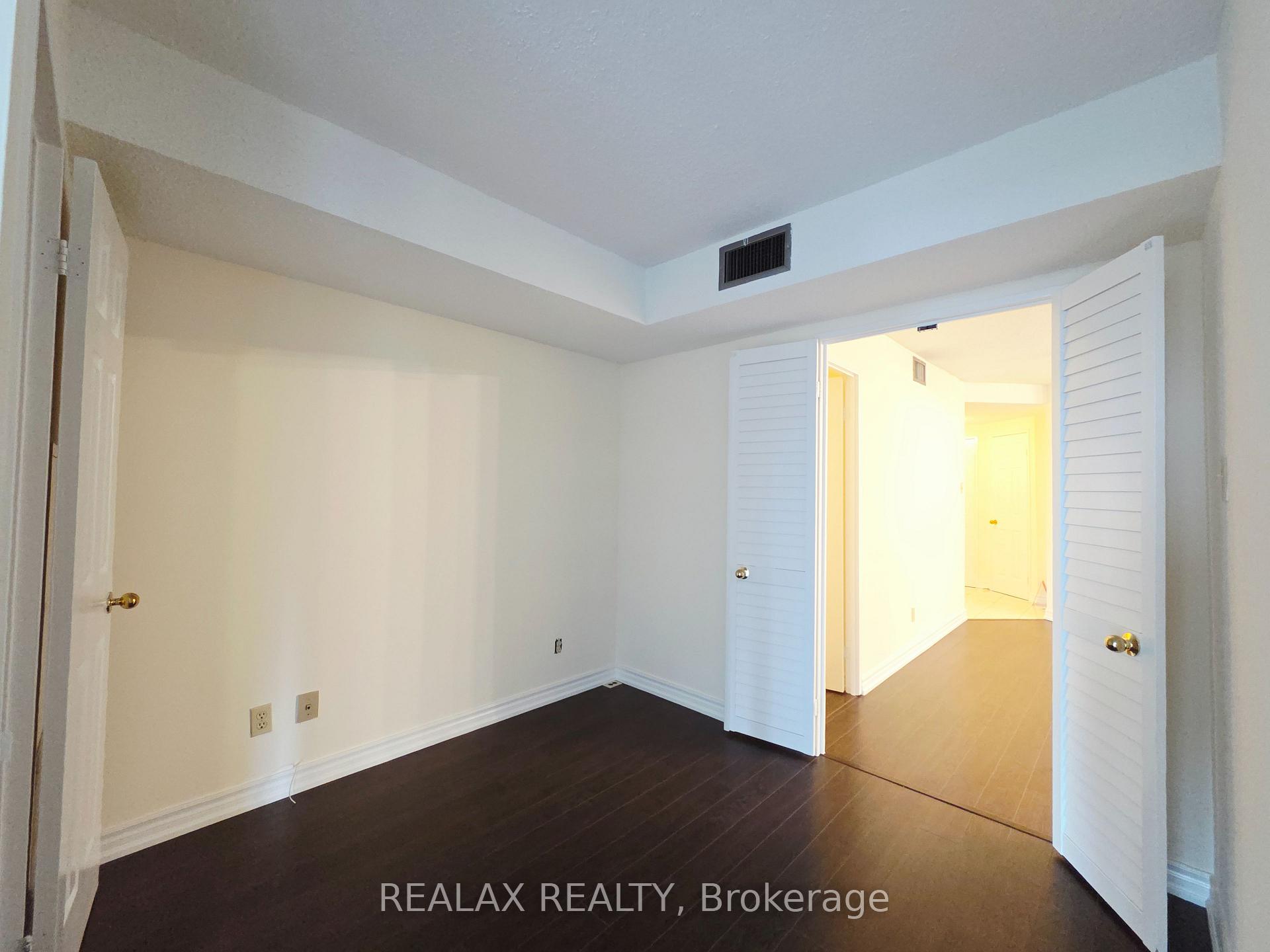 Photo 16 of Unit 1403, 55 Centre Avenue, Toronto, Bay Street Corridor — HOMEH