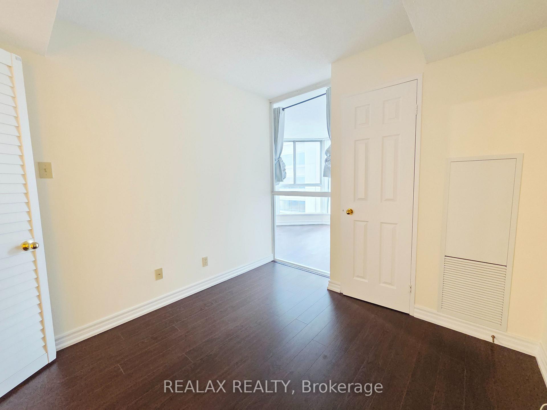 Photo 17 of Unit 1403, 55 Centre Avenue, Toronto, Bay Street Corridor — HOMEH