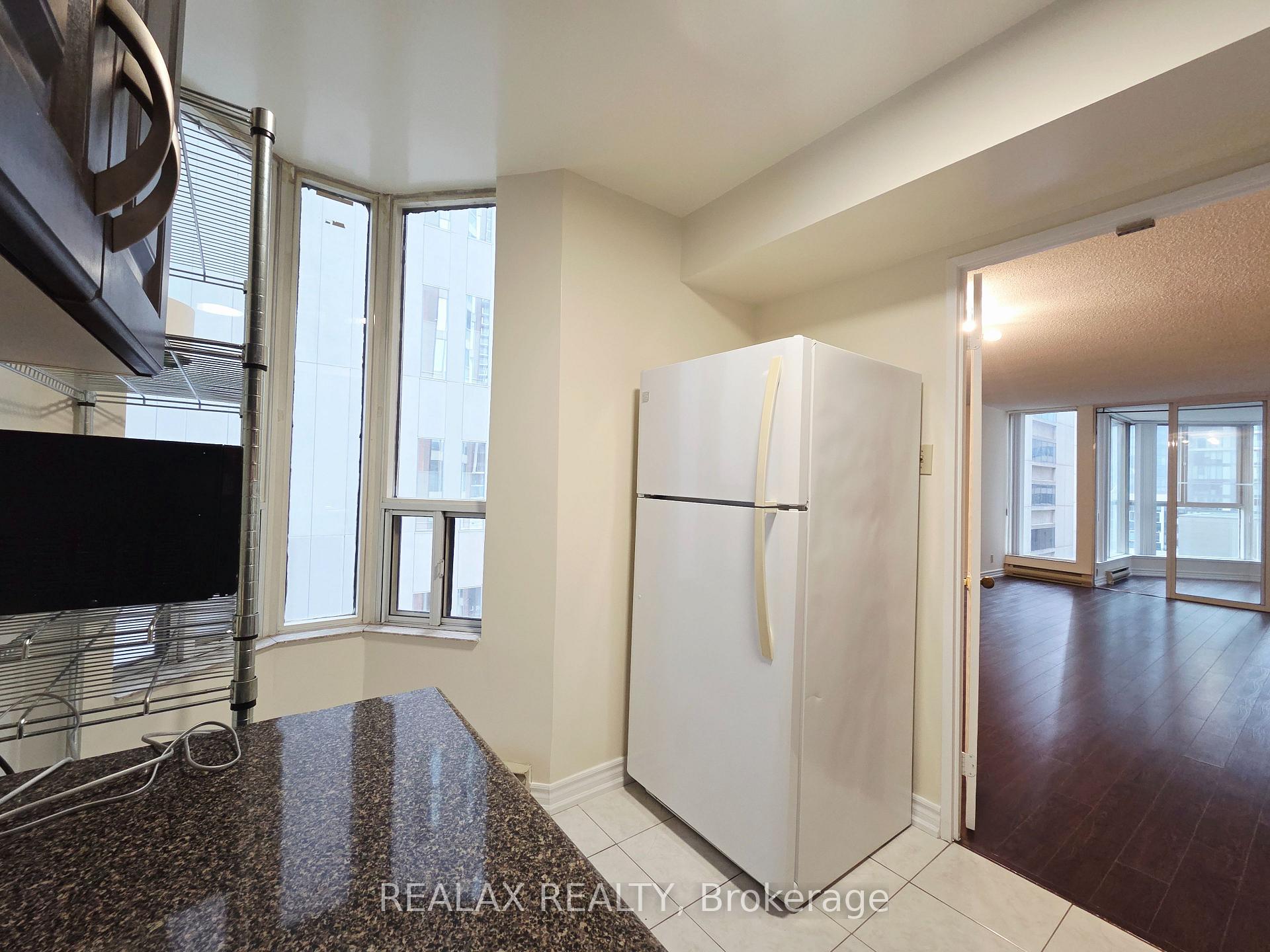 Photo 19 of Unit 1403, 55 Centre Avenue, Toronto, Bay Street Corridor — HOMEH