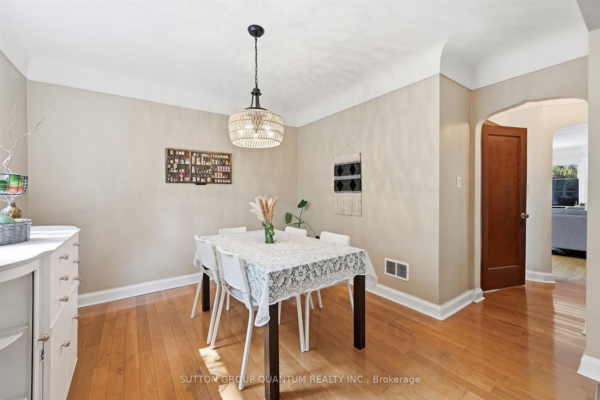 Photo 13 of 151 East 16th Street, Hamilton, Inch Park — HOMEH
