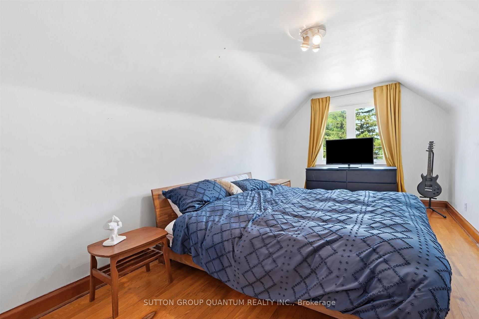 Photo 21 of 151 East 16th Street, Hamilton, Inch Park — HOMEH