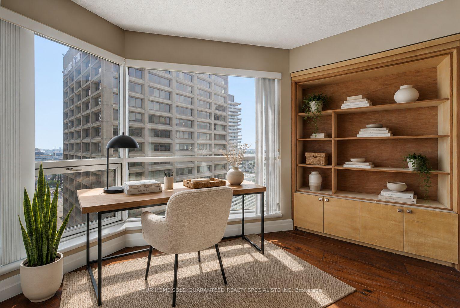 Photo 5 of 10 Yonge Street, Toronto, Waterfront Communities — HOMEH