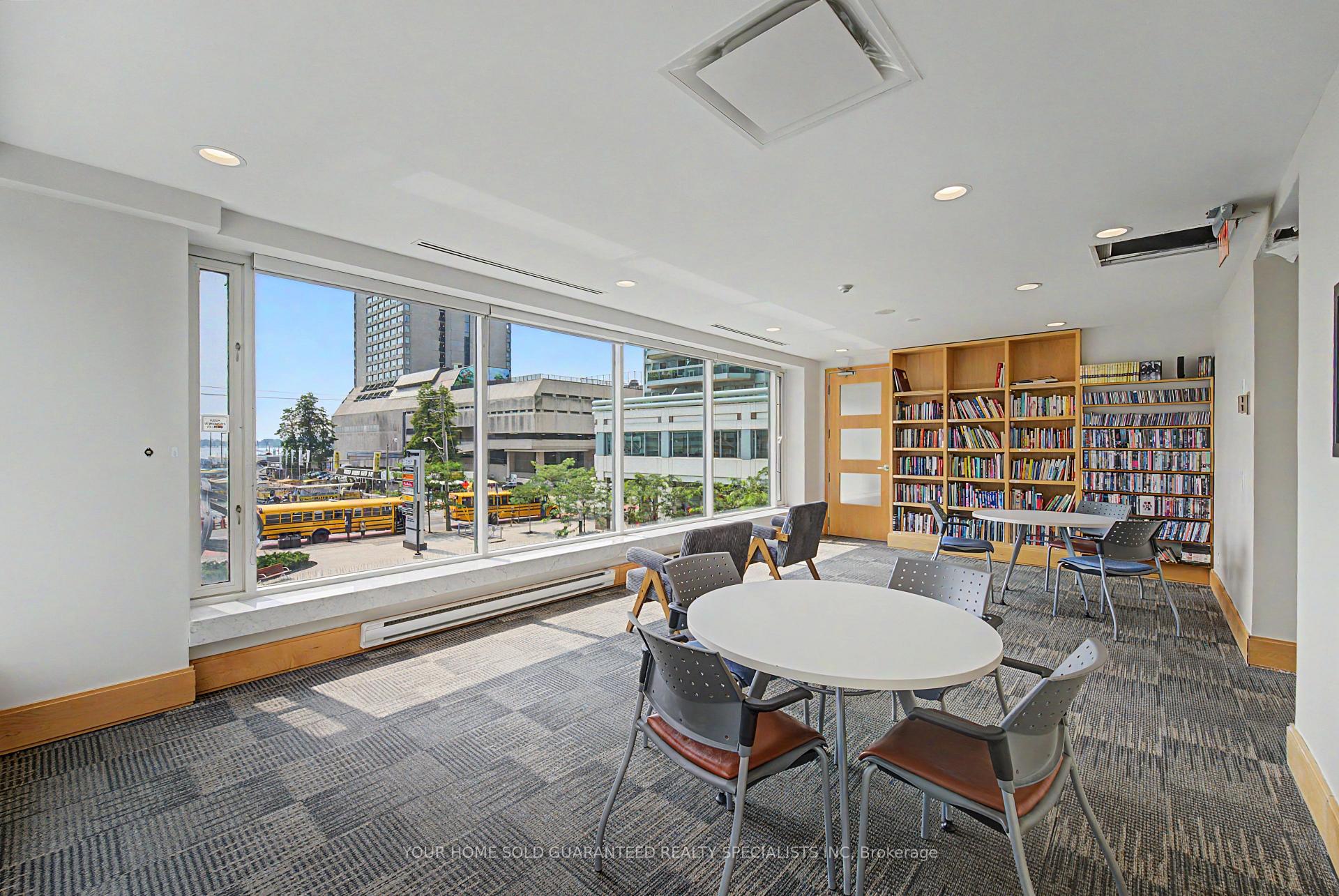 Photo 9 of 10 Yonge Street, Toronto, Waterfront Communities — HOMEH