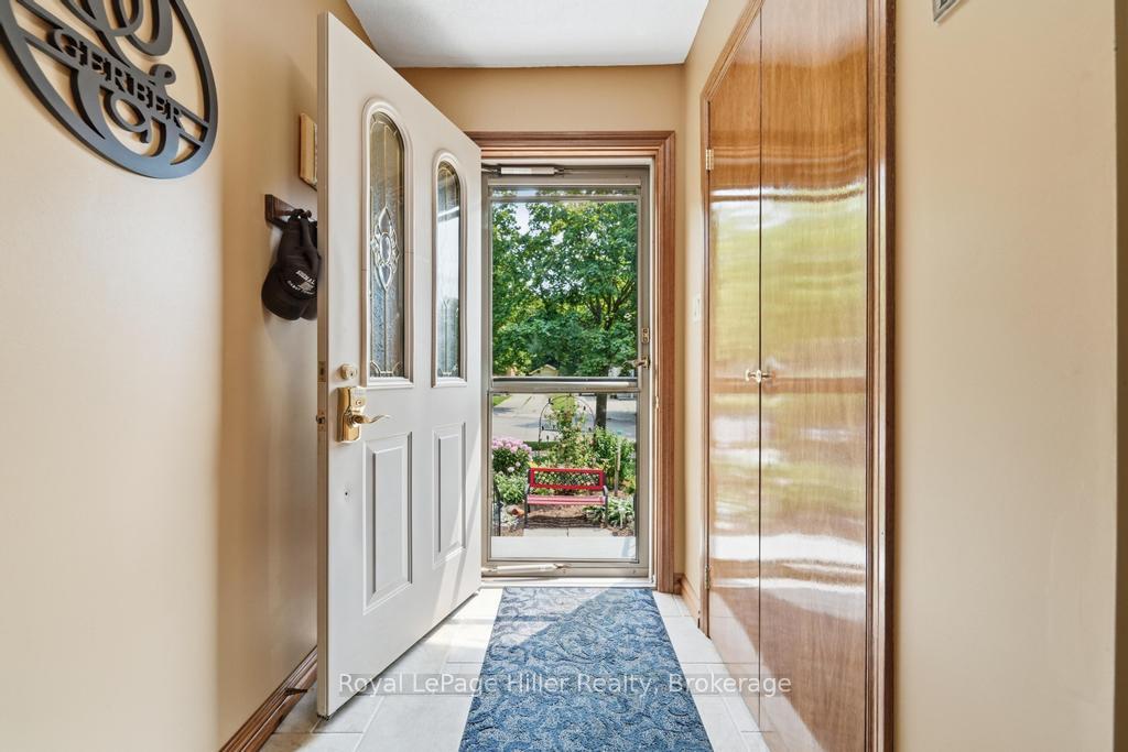 Photo 6 of 58 Kemp Crescent, Stratford — HOMEH