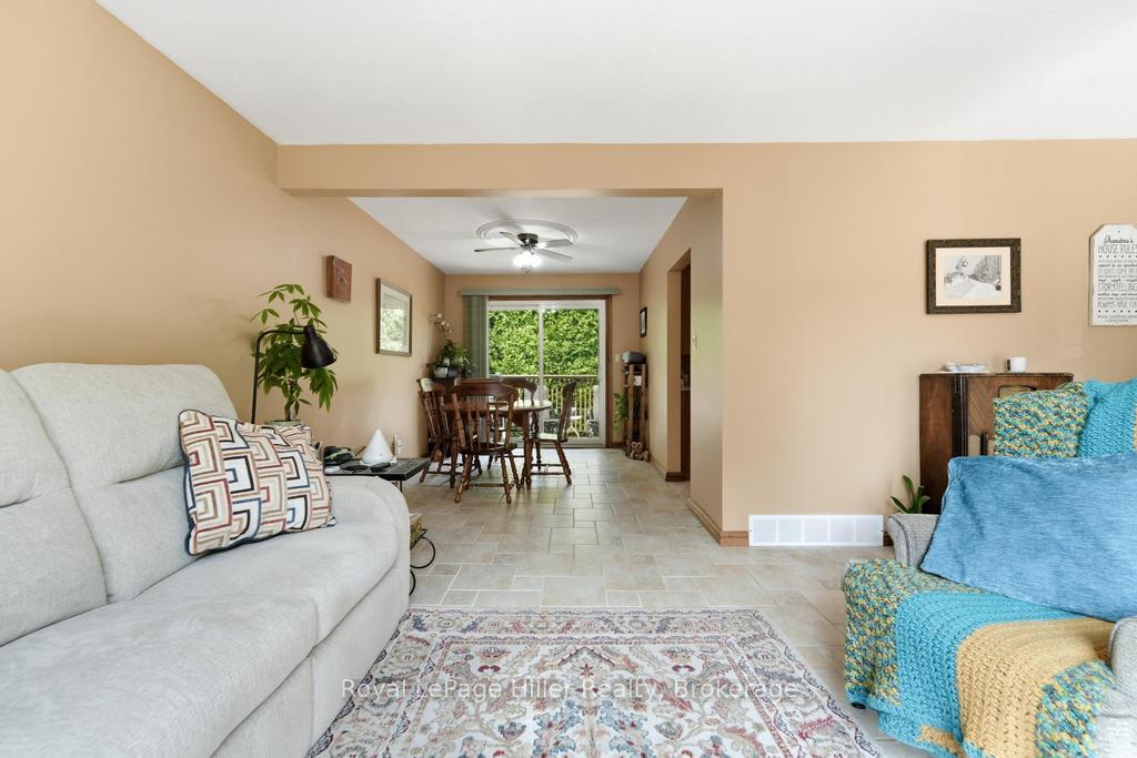 Photo 10 of 58 Kemp Crescent, Stratford — HOMEH