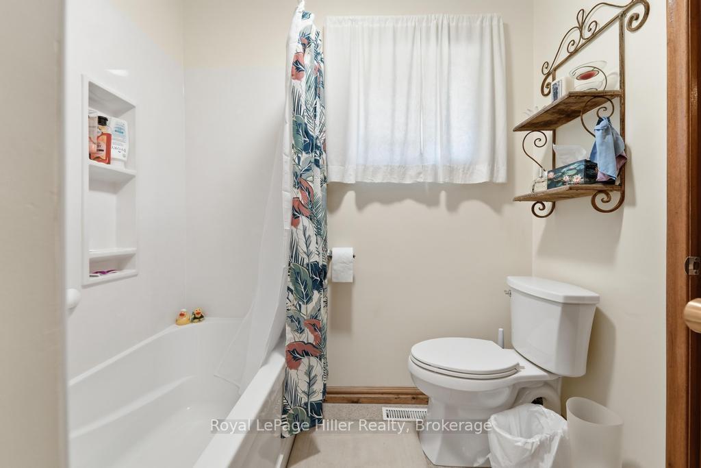 Photo 16 of 58 Kemp Crescent, Stratford — HOMEH