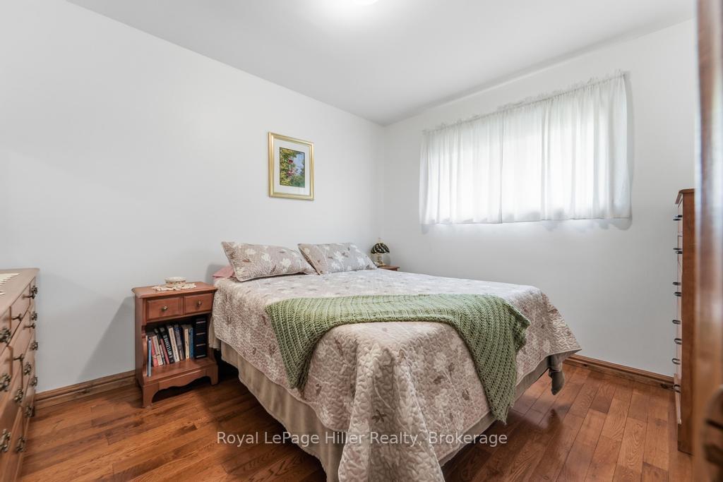Photo 20 of 58 Kemp Crescent, Stratford — HOMEH