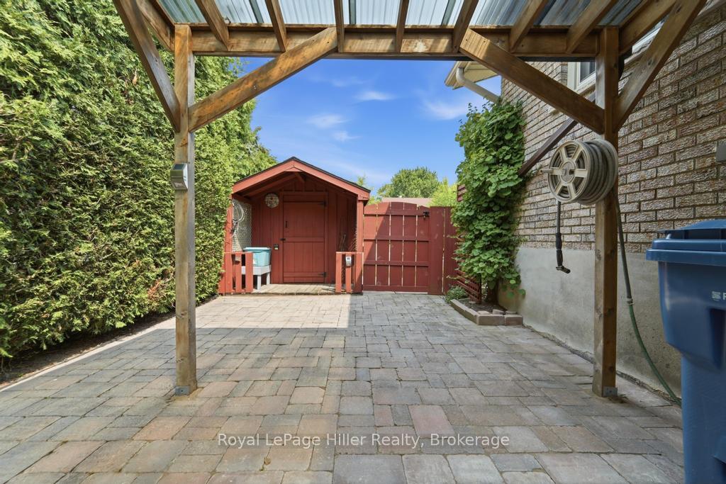 Photo 37 of 58 Kemp Crescent, Stratford — HOMEH