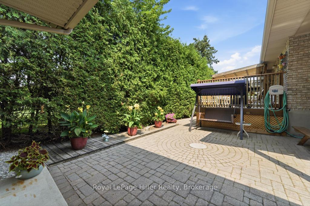 Photo 41 of 58 Kemp Crescent, Stratford — HOMEH