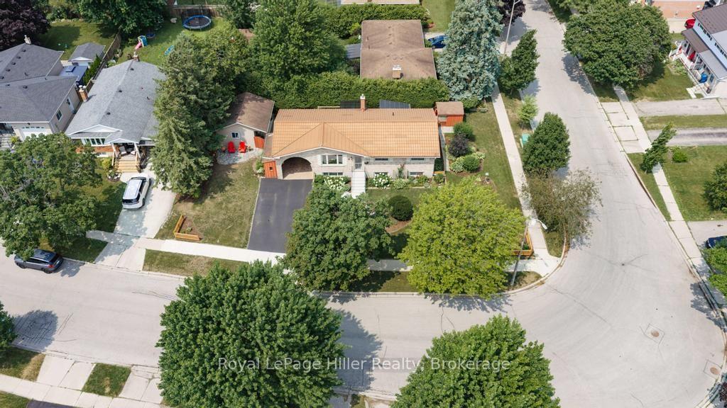 Photo 45 of 58 Kemp Crescent, Stratford — HOMEH