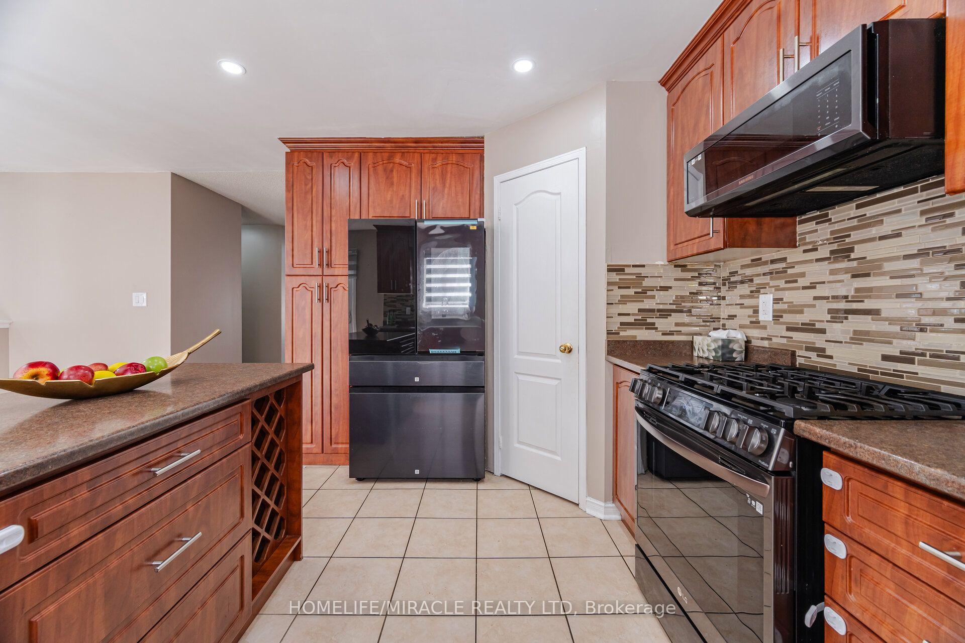 Photo 16 of Unit Upper, 41 Beachpoint Boulevard, Brampton, Fletcher's Meadow — HOMEH