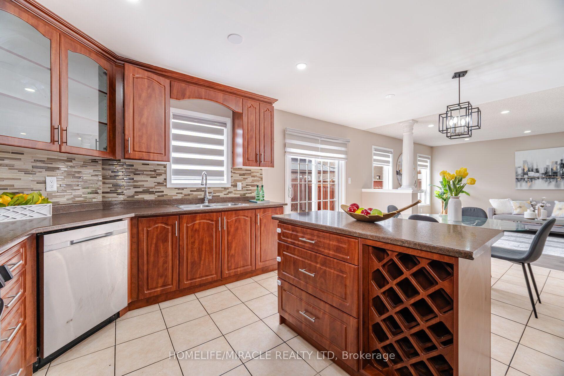 Photo 17 of Unit Upper, 41 Beachpoint Boulevard, Brampton, Fletcher's Meadow — HOMEH