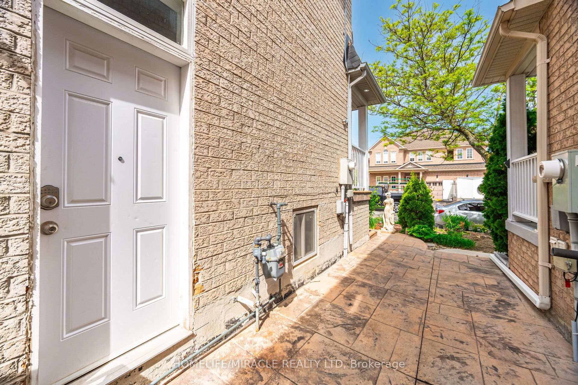 Photo 46 of Unit Upper, 41 Beachpoint Boulevard, Brampton, Fletcher's Meadow — HOMEH