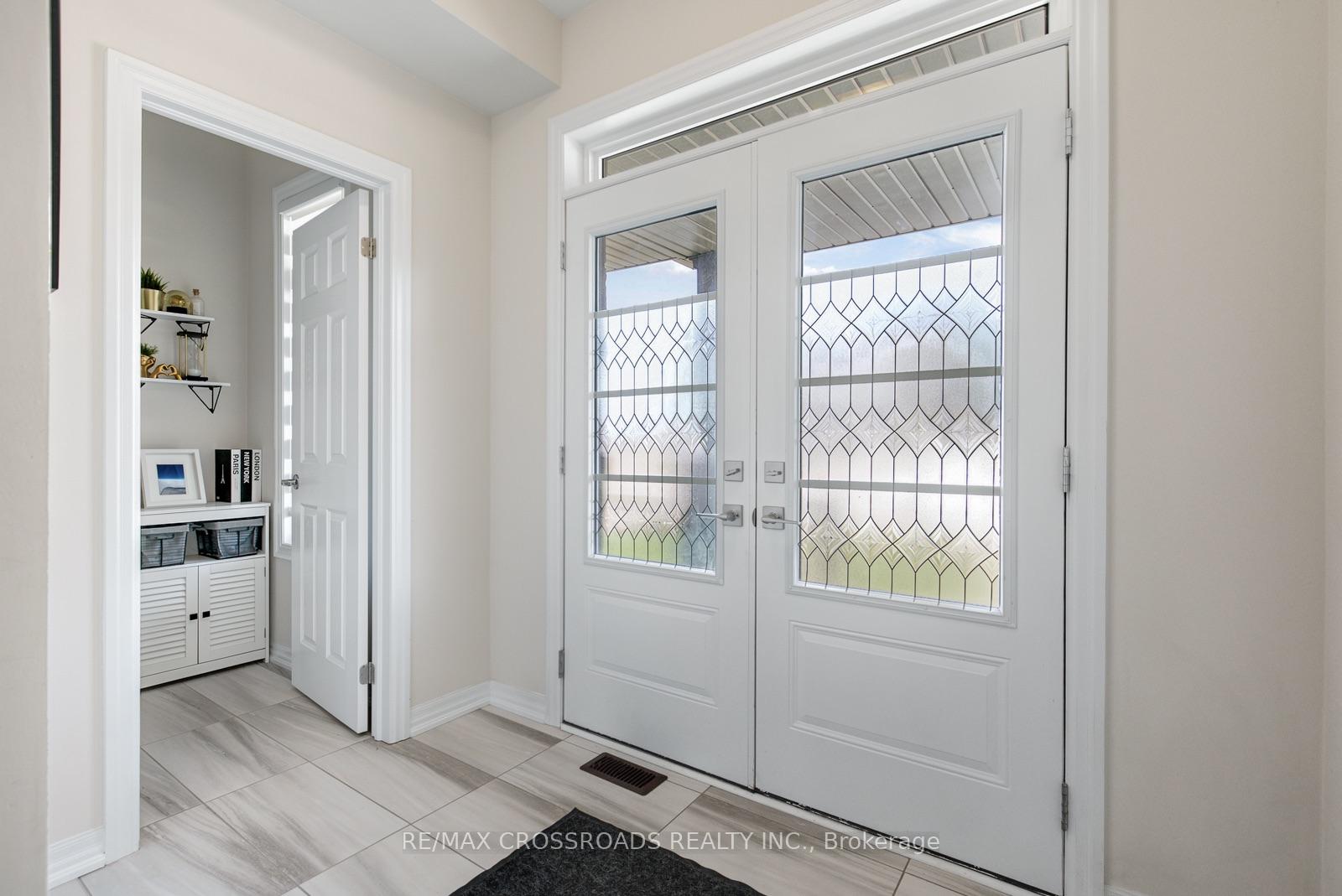 Photo 4 of 47 Ed Ewert Avenue, Clarington, Newcastle — HOMEH