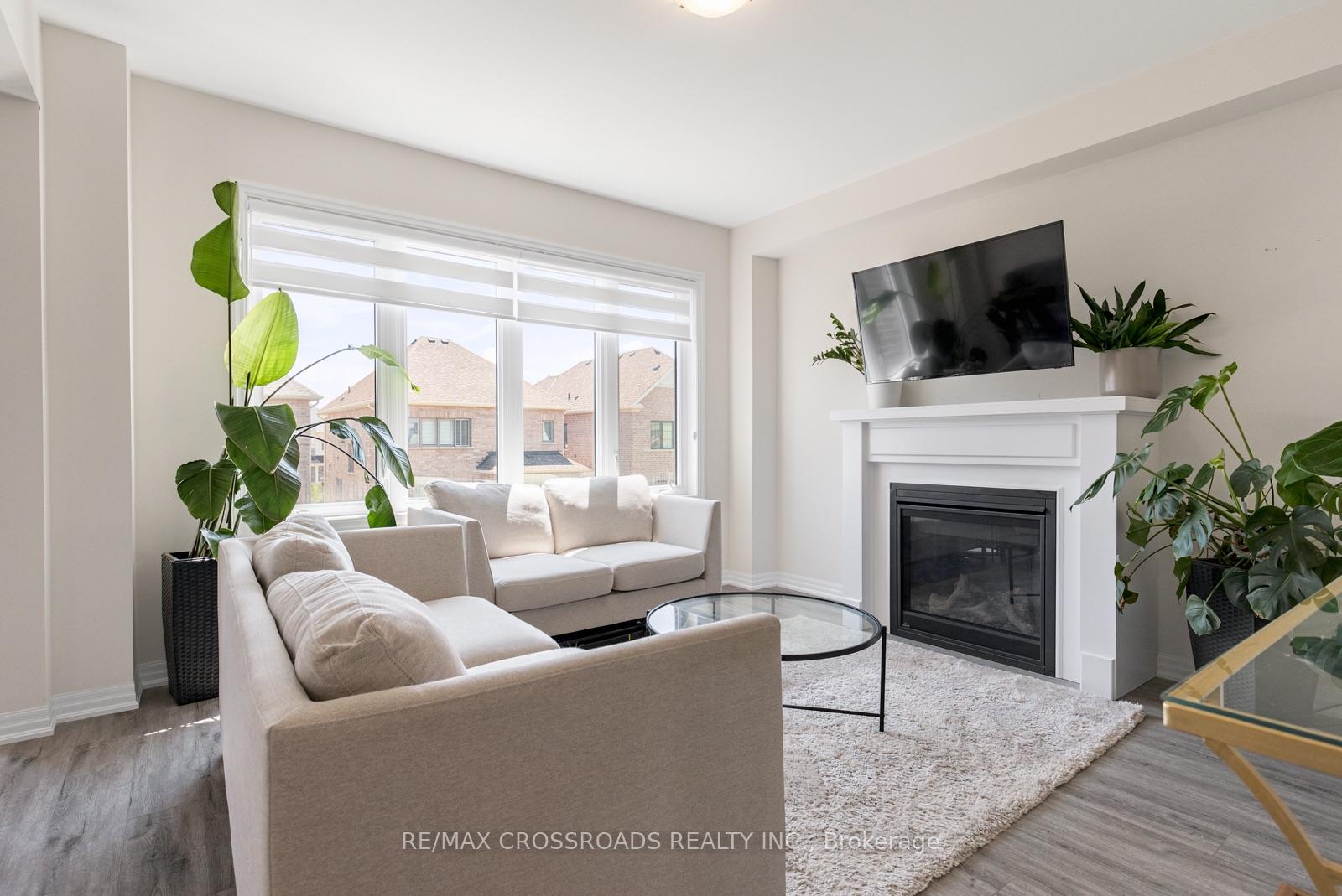 Photo 6 of 47 Ed Ewert Avenue, Clarington, Newcastle — HOMEH