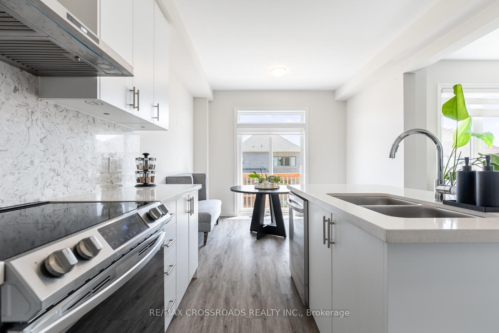Photo 14 of 47 Ed Ewert Avenue, Clarington, Newcastle — HOMEH