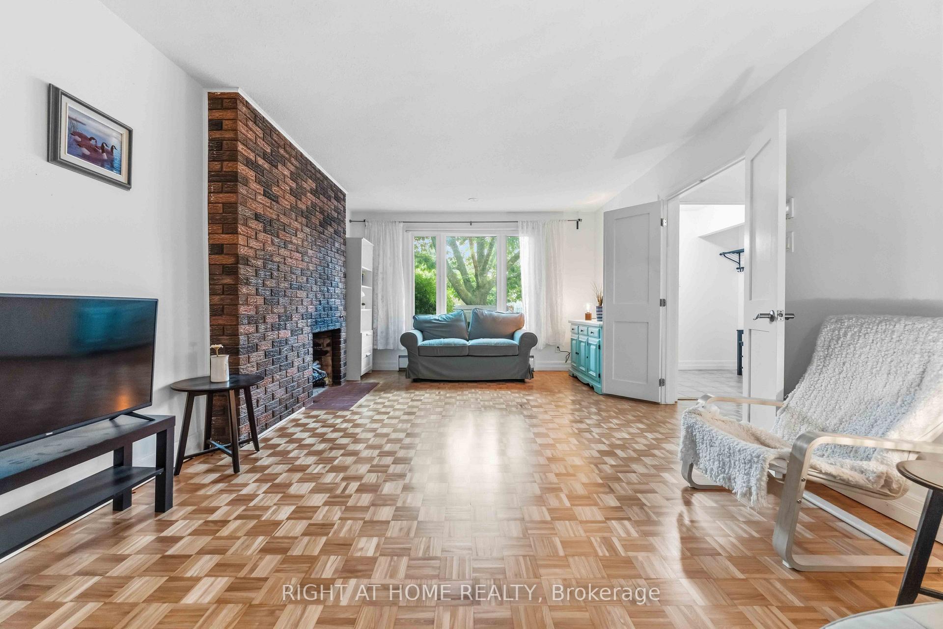 Photo 13 of 73 Hobart Crescent, Ottawa, Sheahan Estates/Trend Village — HOMEH