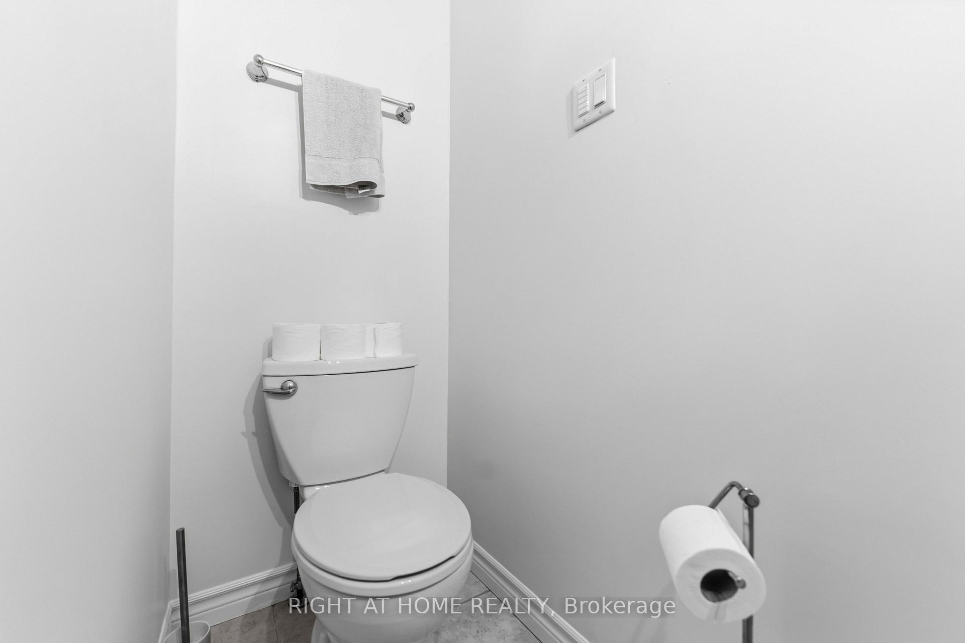 Photo 19 of 73 Hobart Crescent, Ottawa, Sheahan Estates/Trend Village — HOMEH