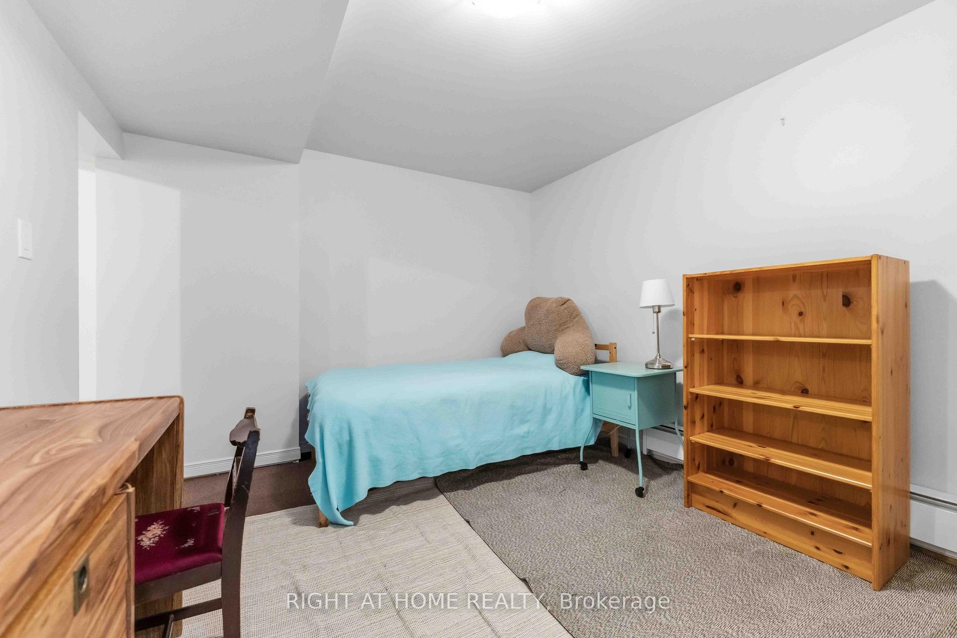 Photo 49 of 73 Hobart Crescent, Ottawa, Sheahan Estates/Trend Village — HOMEH