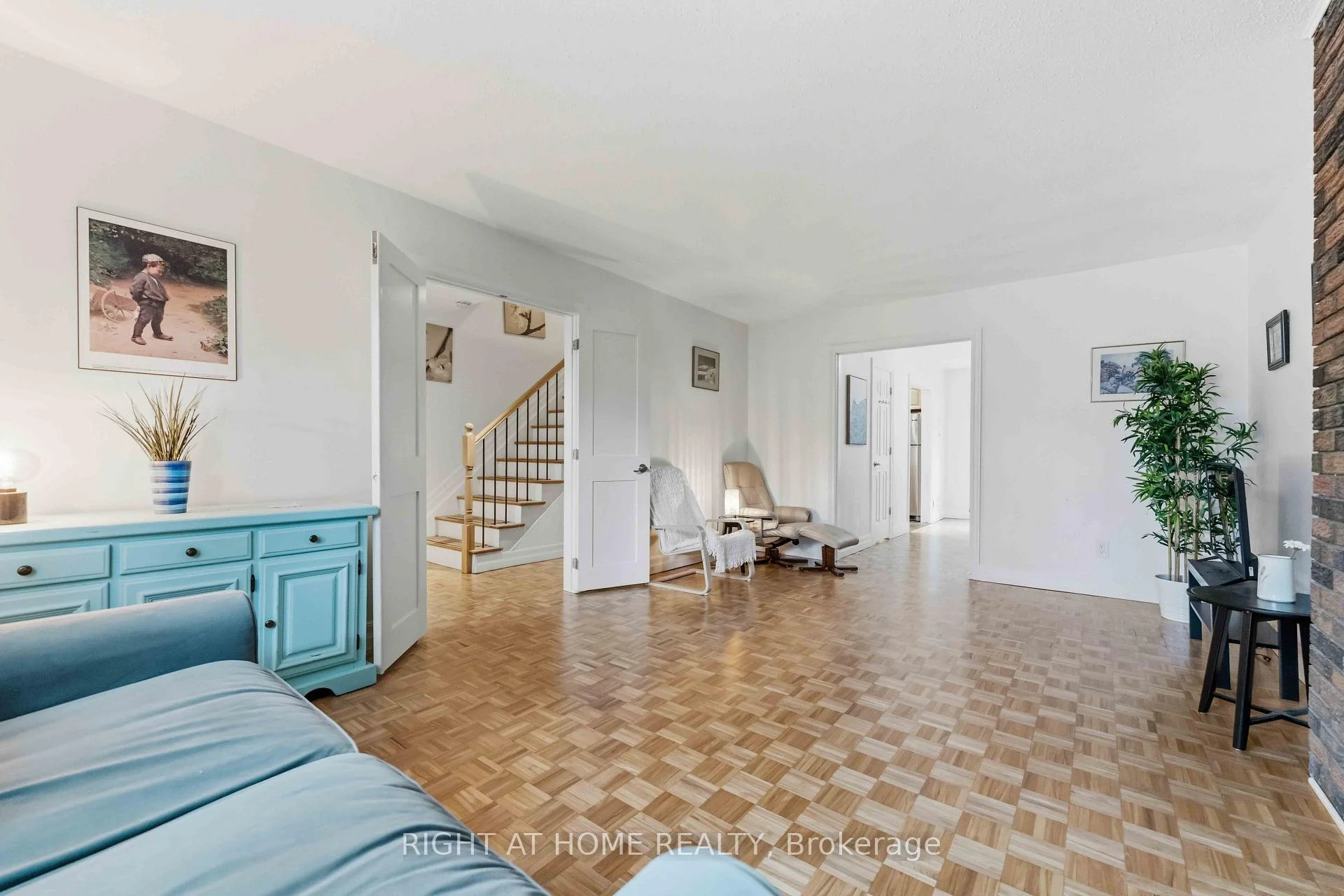 Photo 12 of 73 Hobart Crescent, Ottawa, Sheahan Estates/Trend Village — HOMEH