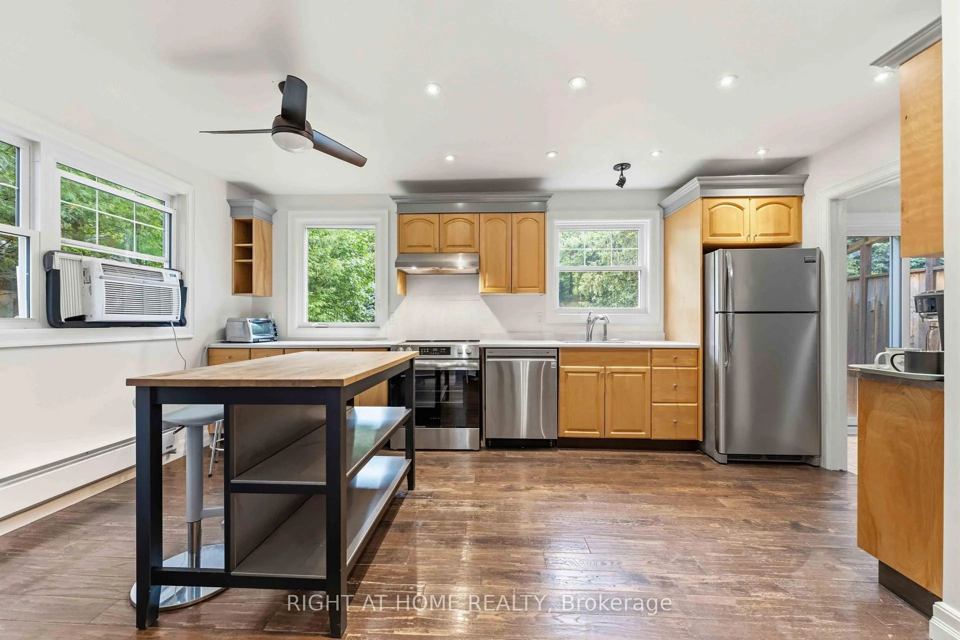 Photo 22 of 73 Hobart Crescent, Ottawa, Sheahan Estates/Trend Village — HOMEH
