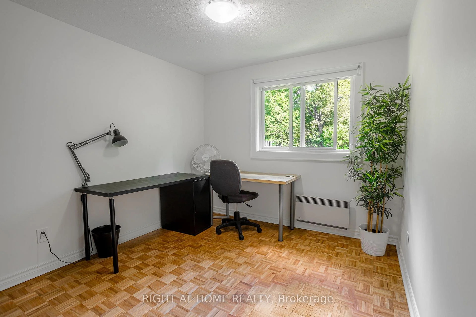 Photo 34 of 73 Hobart Crescent, Ottawa, Sheahan Estates/Trend Village — HOMEH
