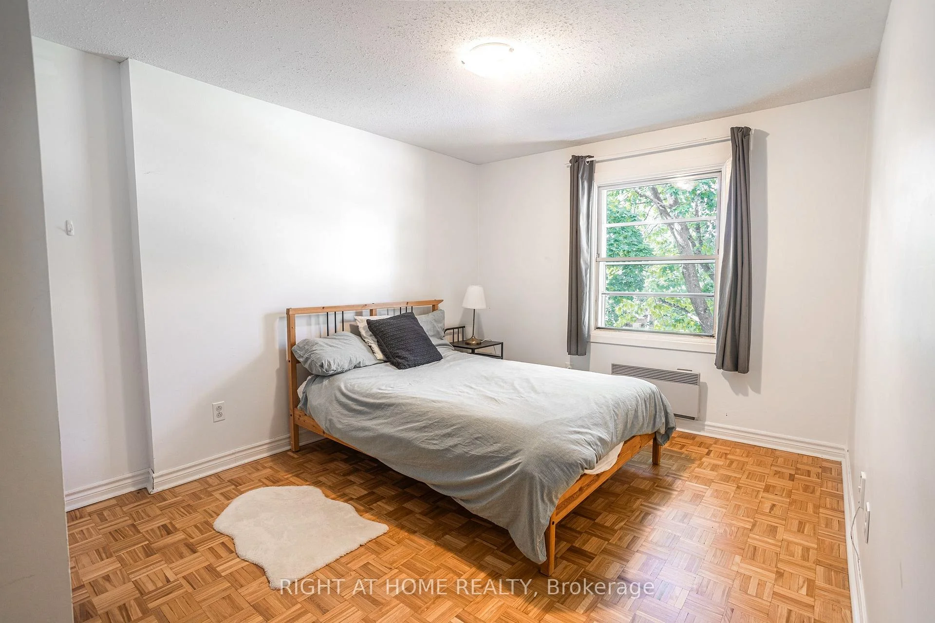 Photo 40 of 73 Hobart Crescent, Ottawa, Sheahan Estates/Trend Village — HOMEH