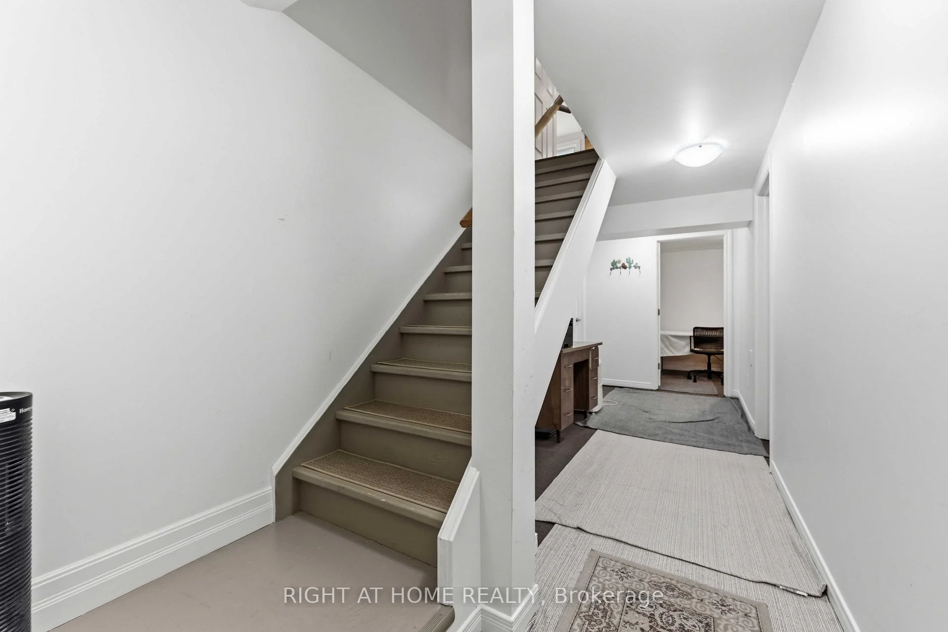 Photo 46 of 73 Hobart Crescent, Ottawa, Sheahan Estates/Trend Village — HOMEH