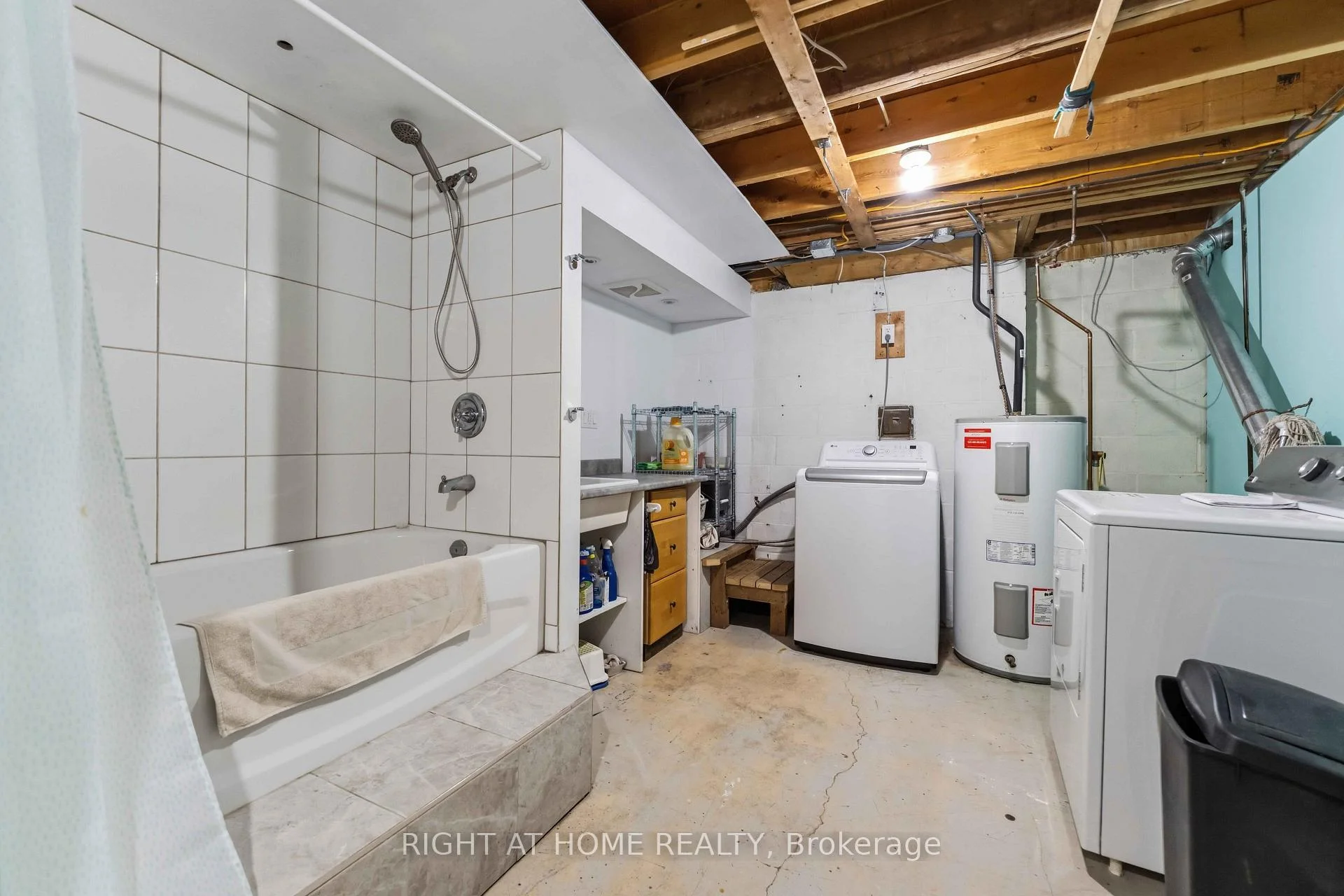 Photo 48 of 73 Hobart Crescent, Ottawa, Sheahan Estates/Trend Village — HOMEH